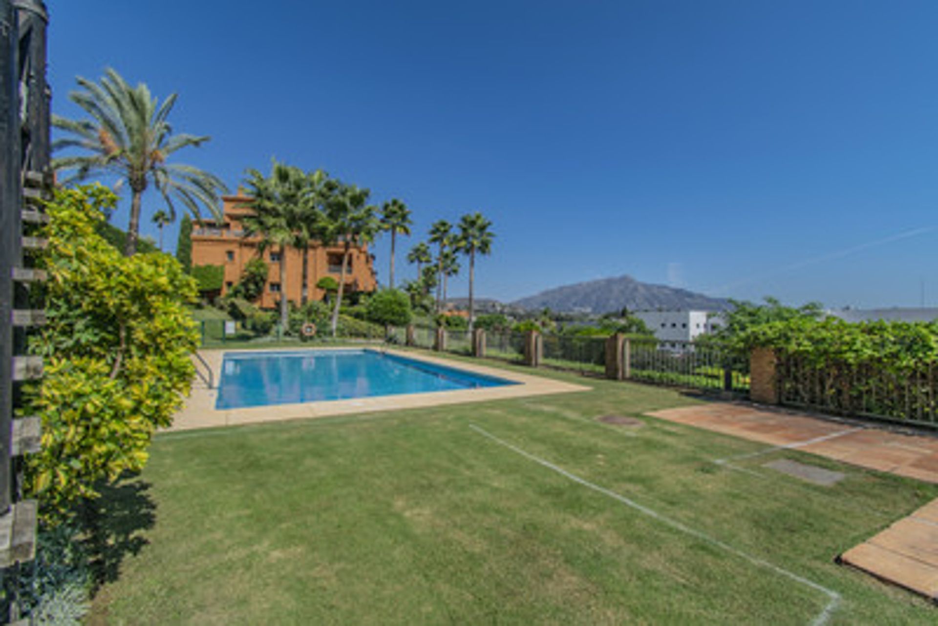 Condominium in La Atalaya, Andalucía 10206312