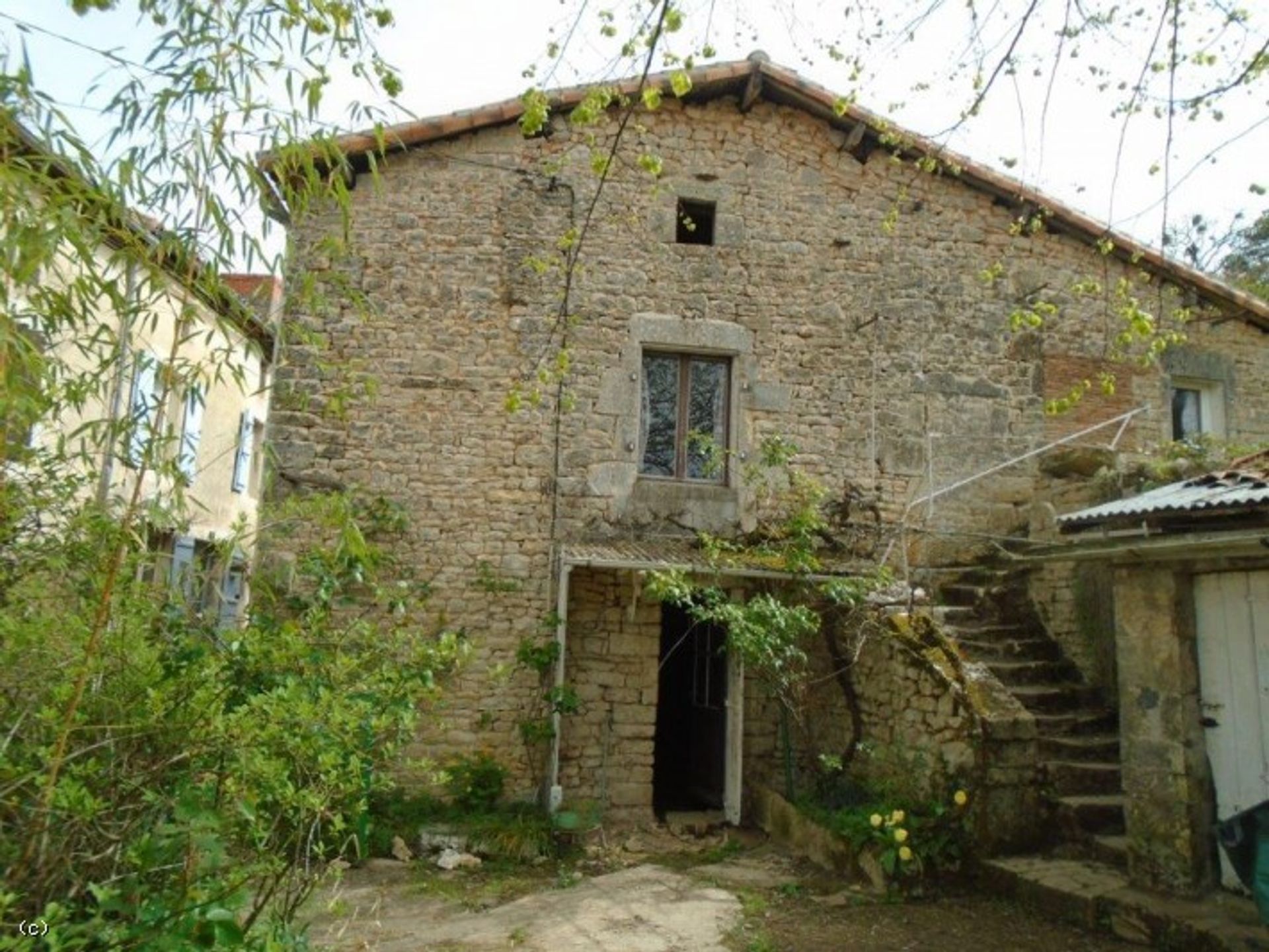 Hus i Nanteuil-en-Vallee, Nouvelle-Aquitaine 10206927