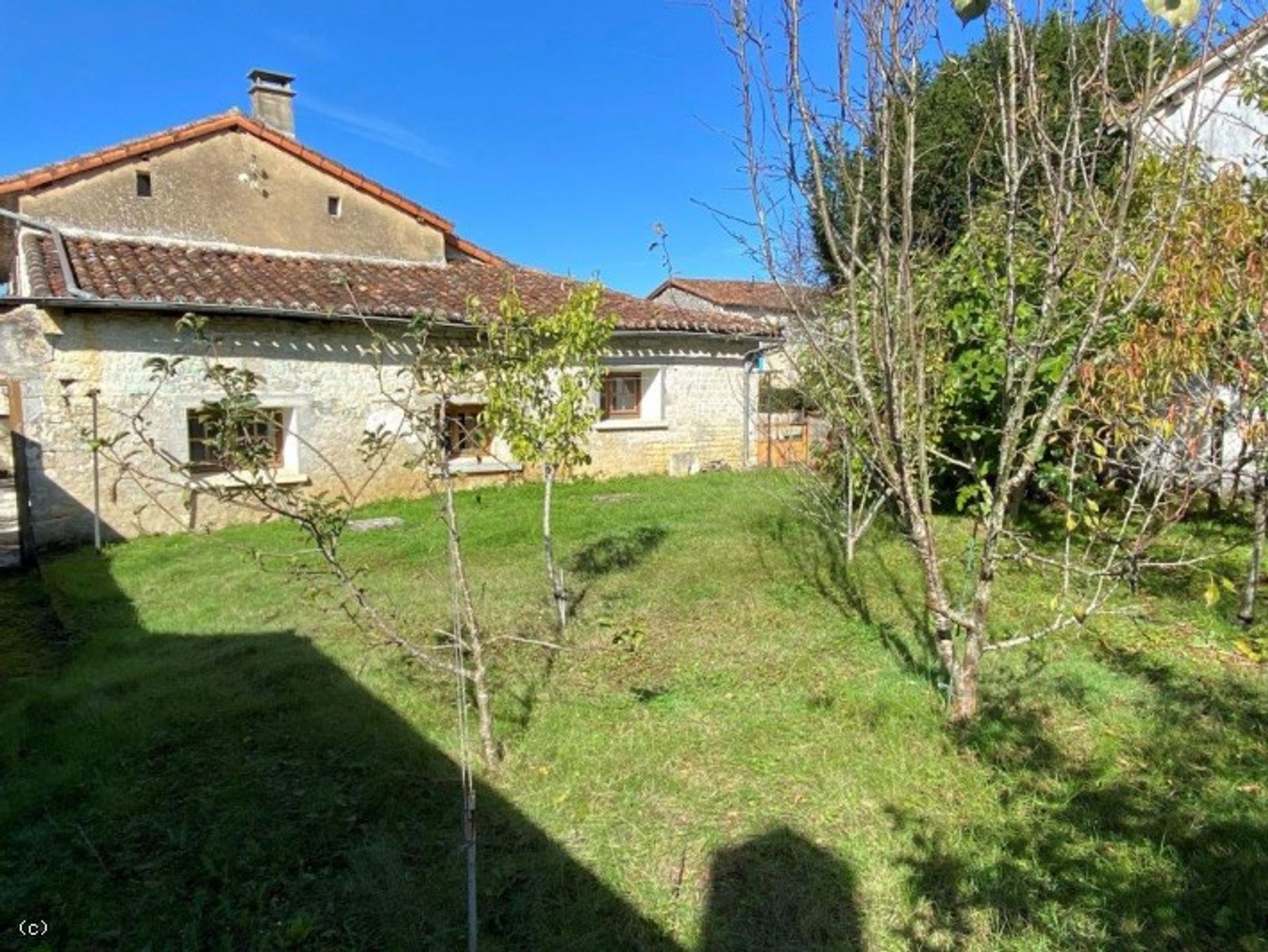 Huis in Cellefrouin, Nouvelle-Aquitaine 10206942