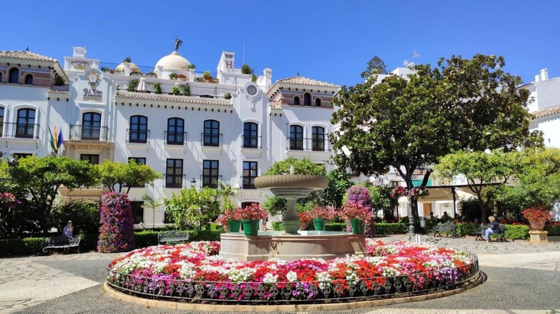 Condominium in Estepona, Andalucía 10207019