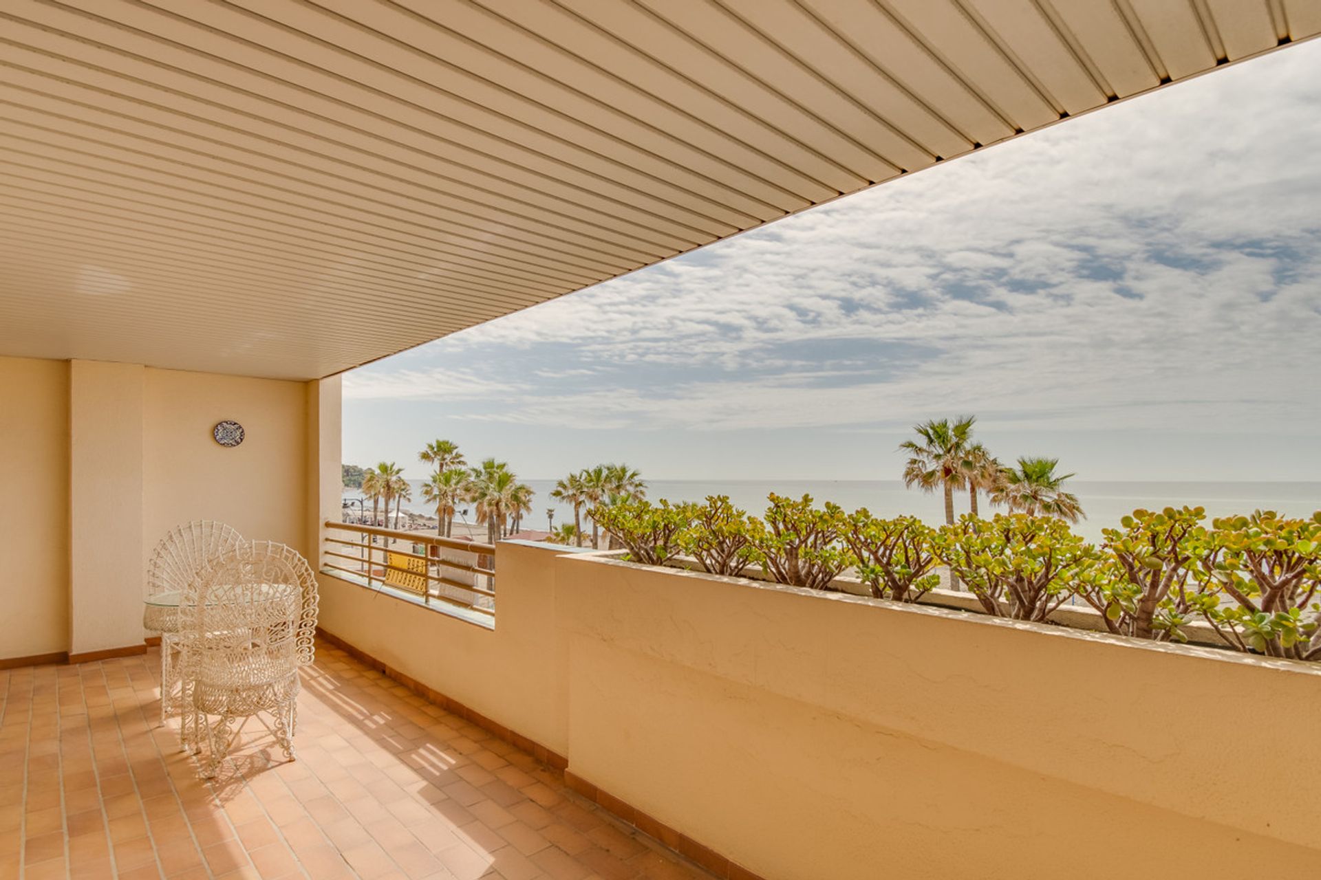 Condominium in Estepona, Andalucía 10207019