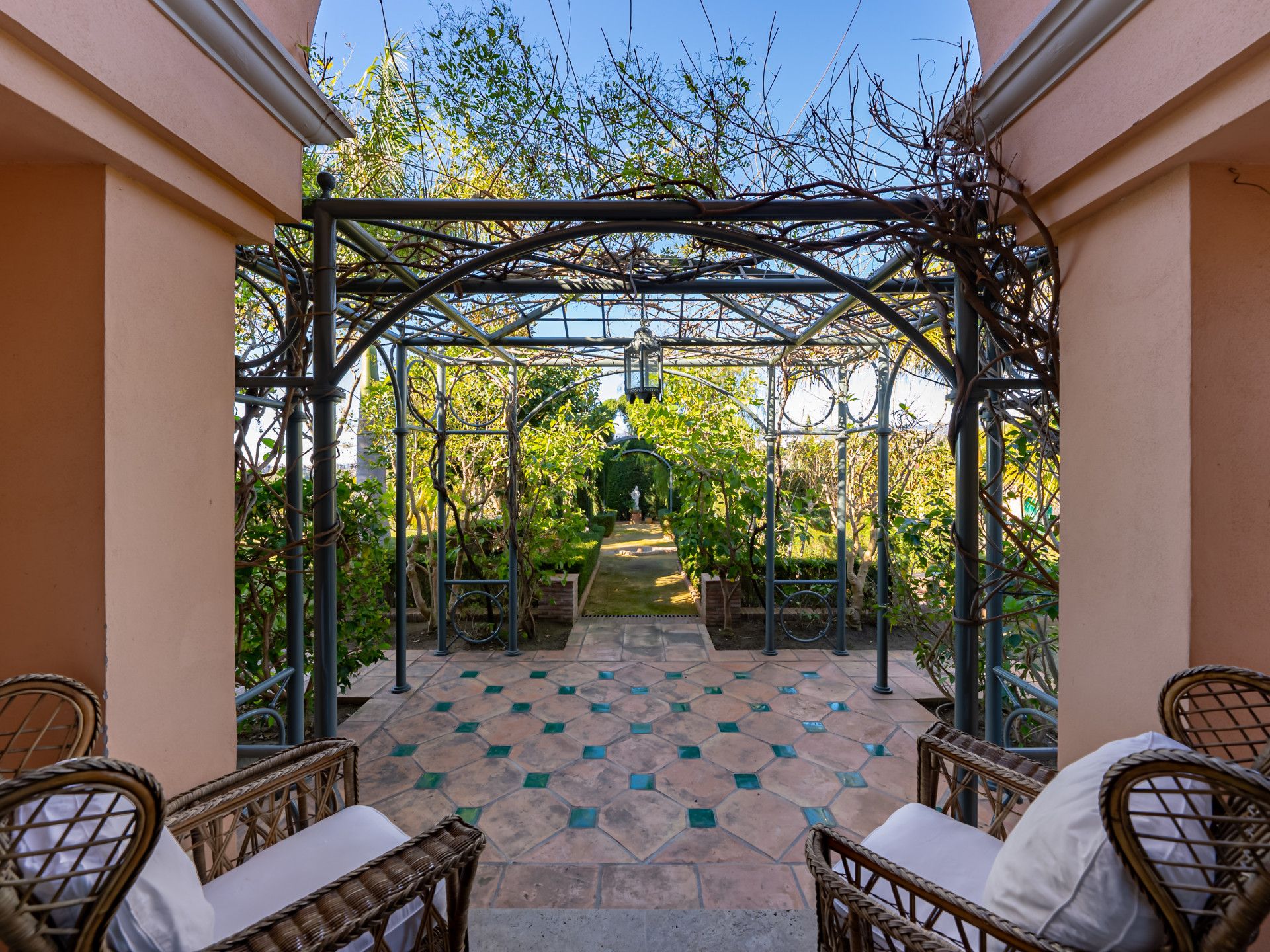 House in Benahavís, Andalucía 10207387