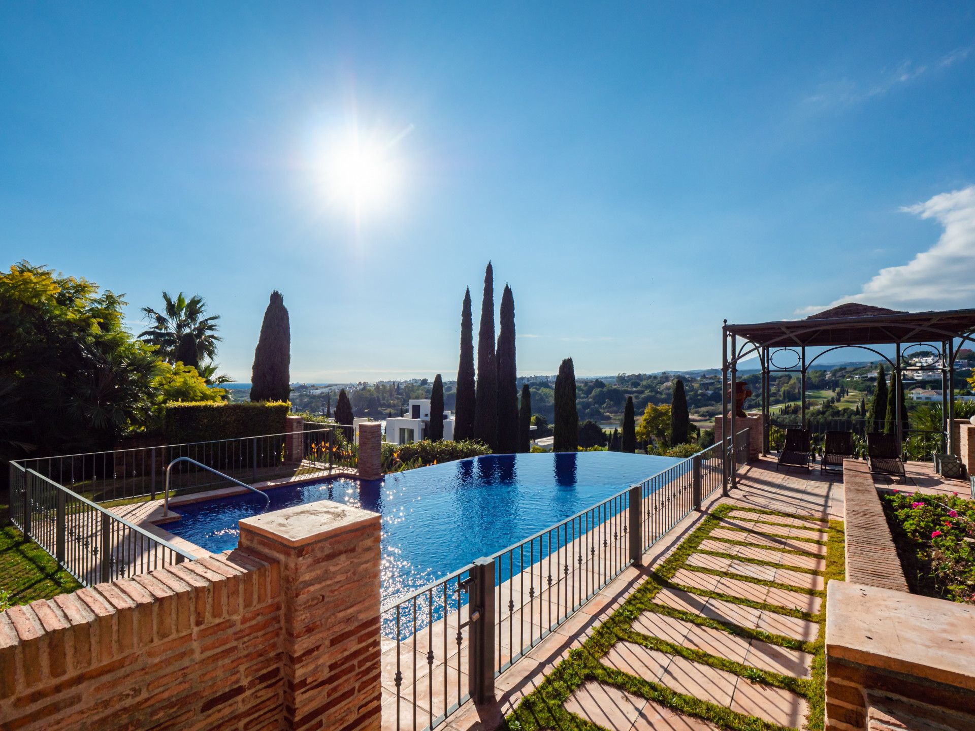 House in Benahavís, Andalucía 10207387