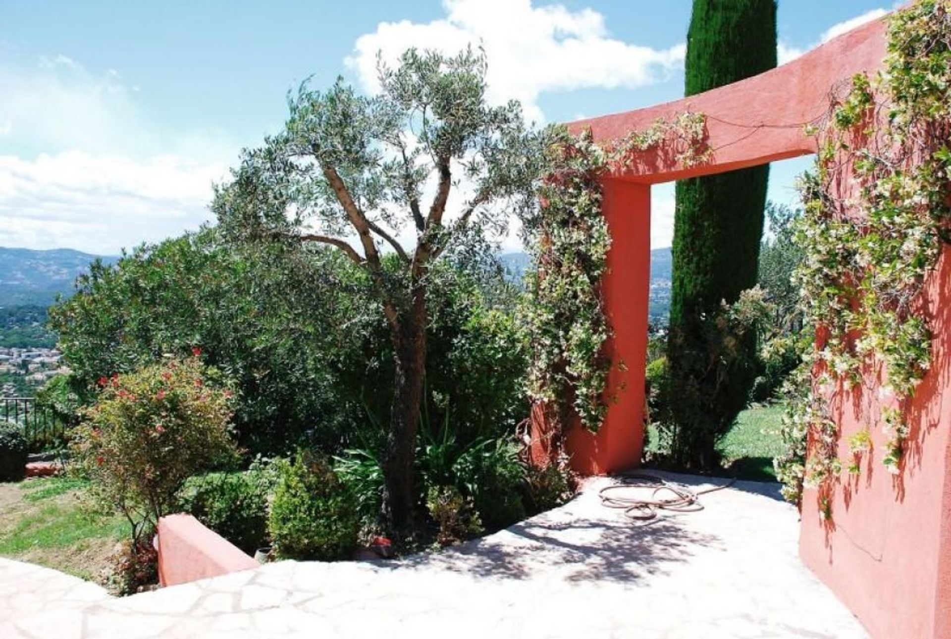 rumah dalam Mouans-Sartoux, Provence-Alpes-Côte d'Azur 10207571