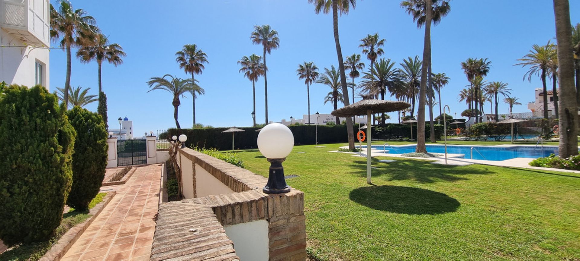 Condominio en Puerto de la Duquesa, Andalusia 10208237