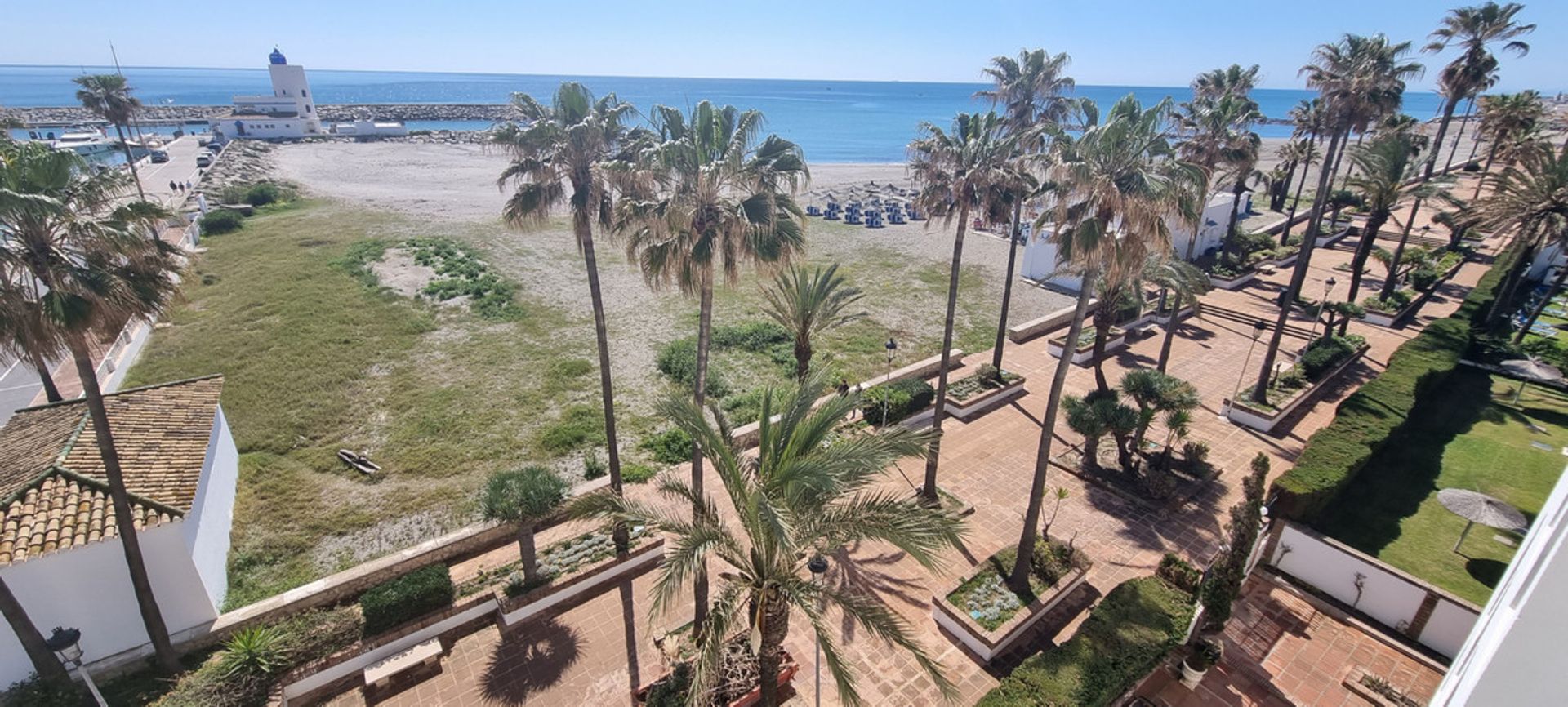 Condominio en Puerto de la Duquesa, Andalusia 10208237