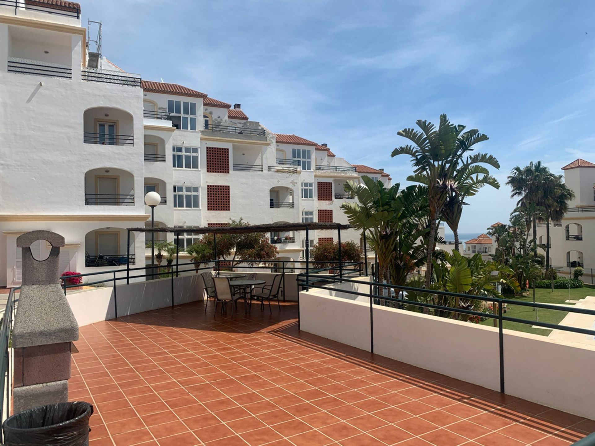 Condominio en Puerto de la Duquesa, Andalusia 10208285