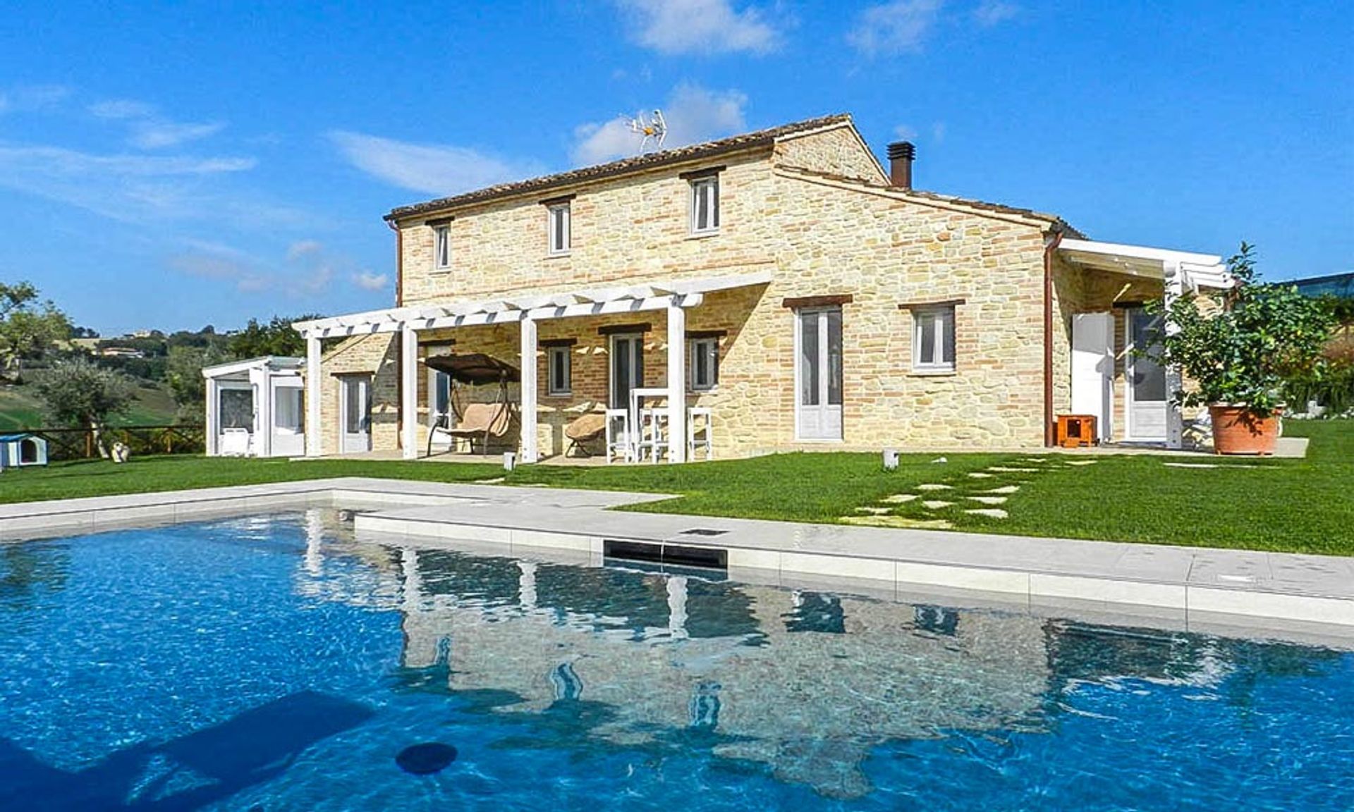 Hus i Monte Vidon Corrado, Marche 10208766