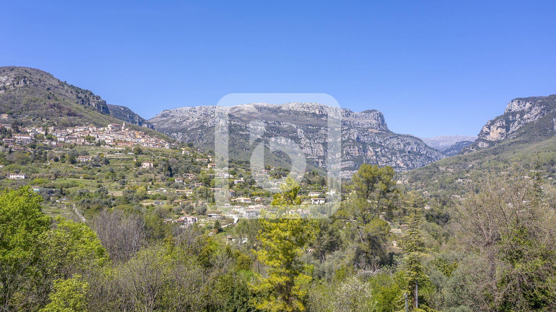 Casa nel Le Bar-sur-Loup, Provence-Alpes-Côte d'Azur 10208969