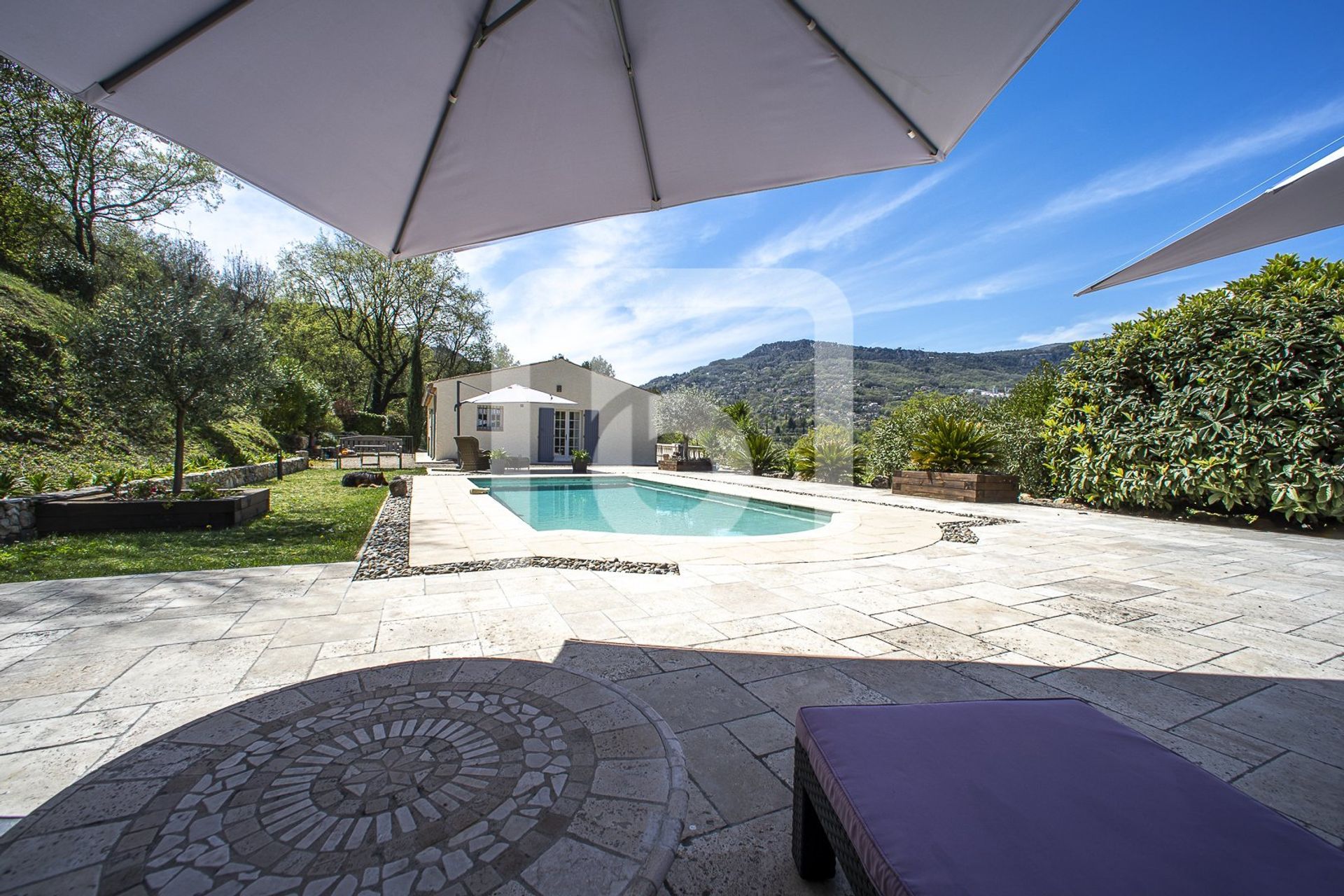 Casa nel Le Bar-sur-Loup, Provence-Alpes-Côte d'Azur 10208969