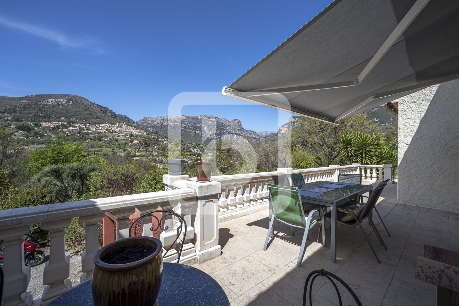 Casa nel Le Bar-sur-Loup, Provence-Alpes-Côte d'Azur 10208969