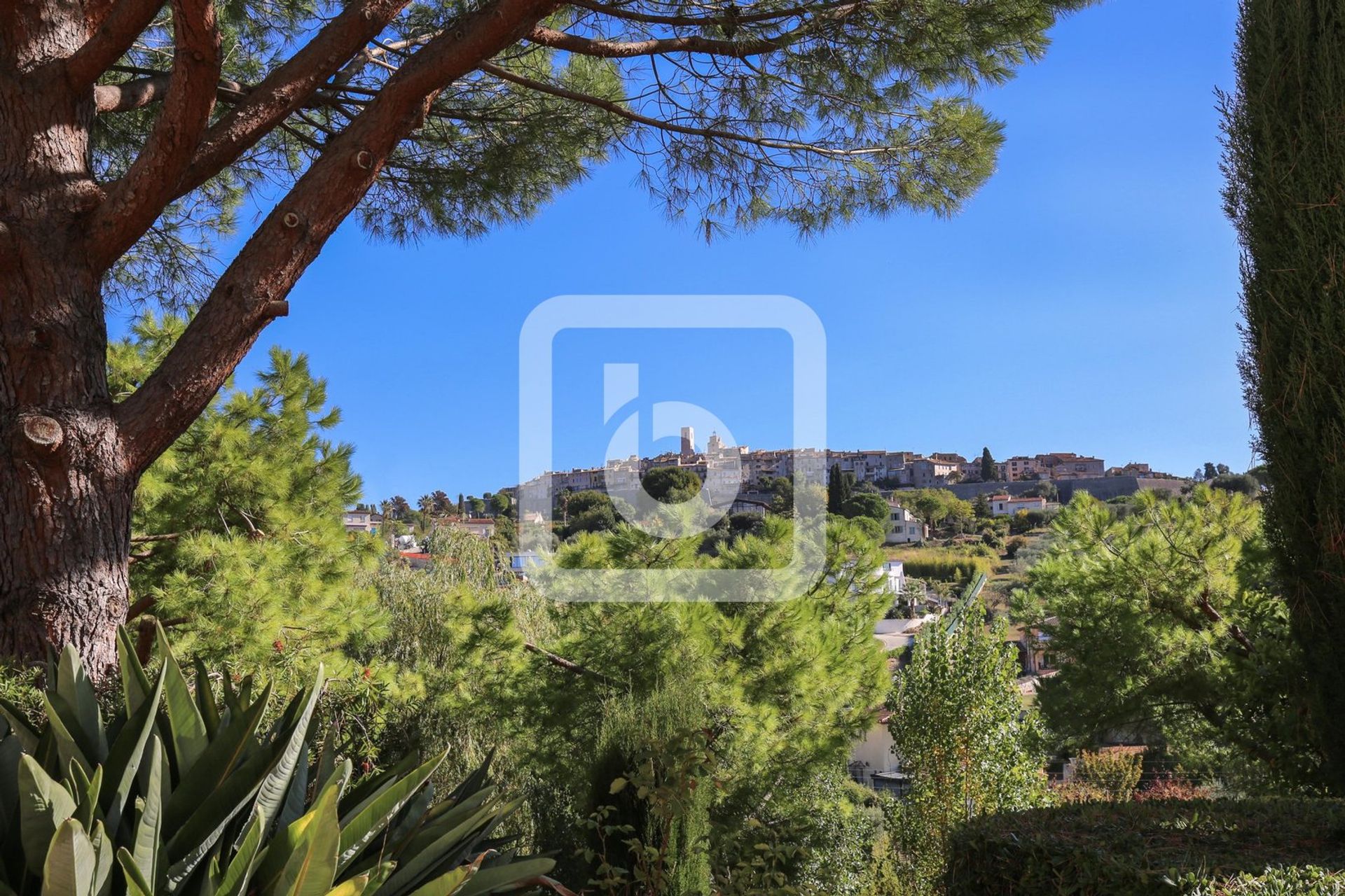 Hus i Saint Paul de Vence, Provence-Alpes-Côte d'Azur 10208975