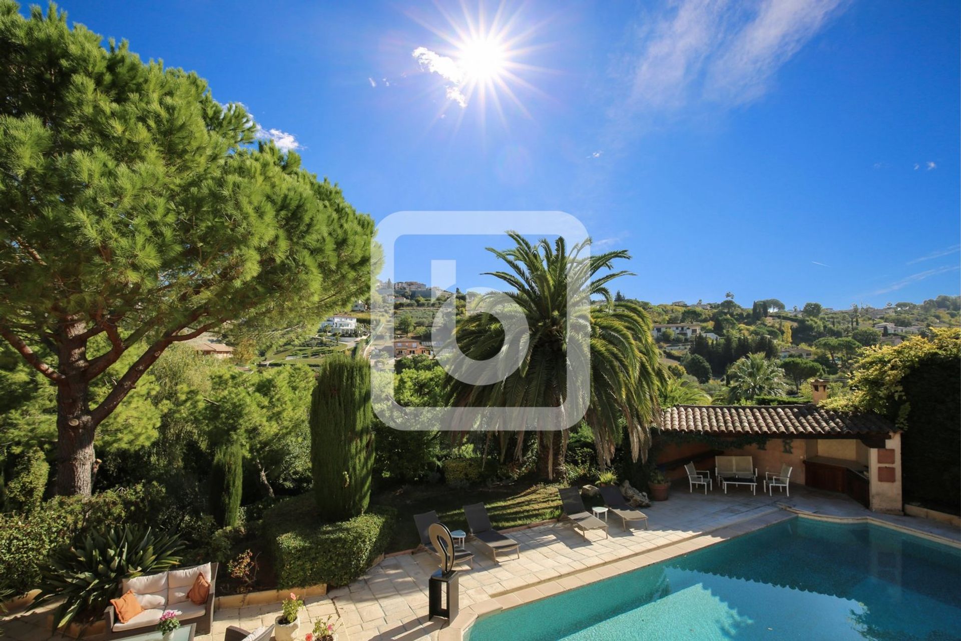 Hus i Saint Paul de Vence, Provence-Alpes-Côte d'Azur 10208975