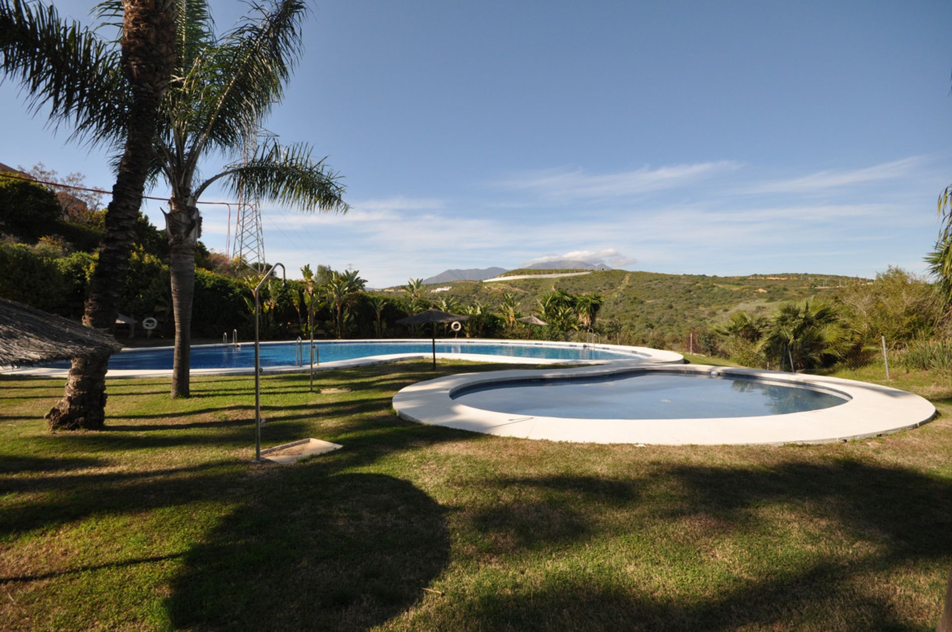 Condominium in Casares, Andalusia 10209676