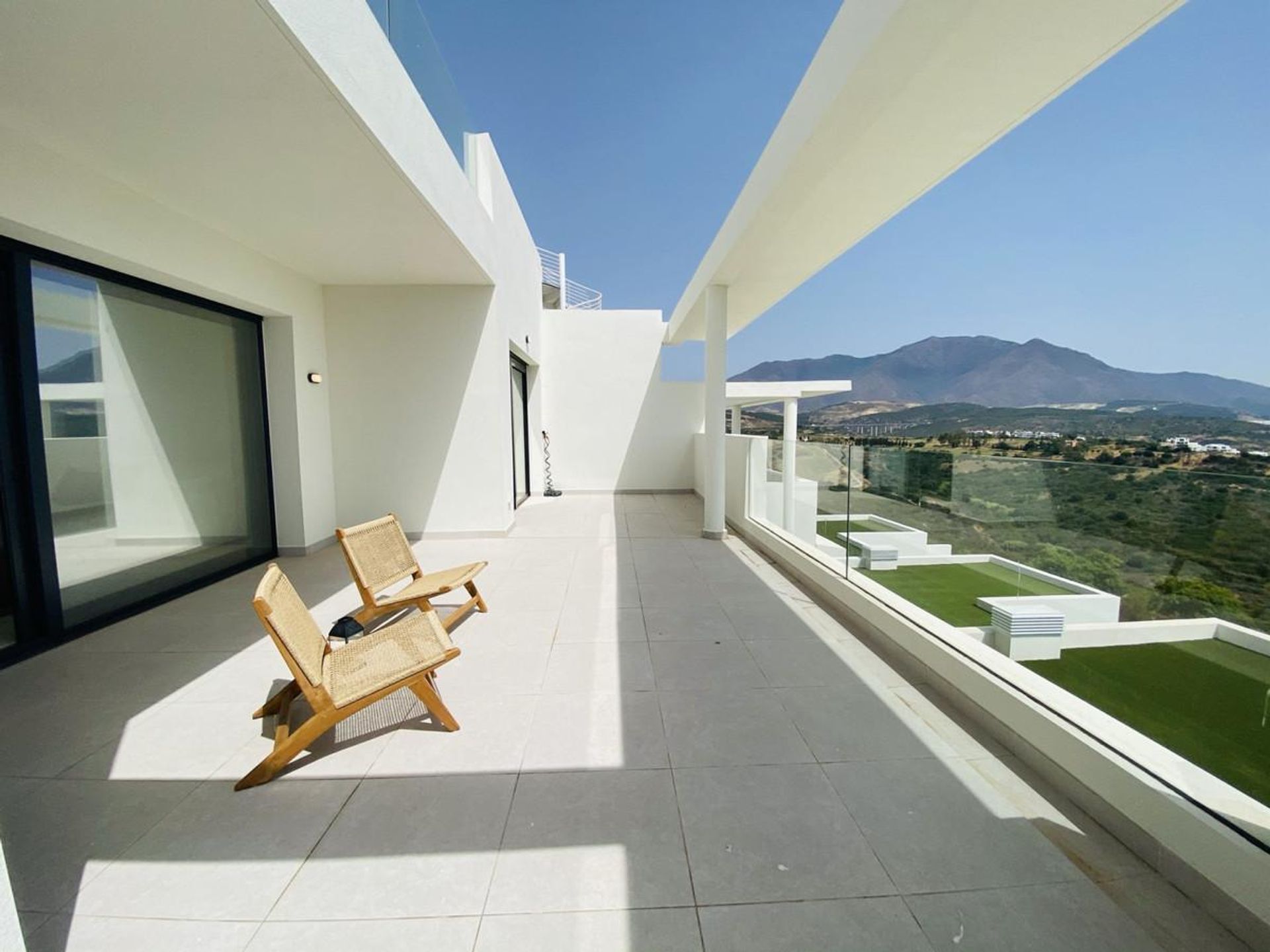 Condominium in Casares, Andalusia 10209926