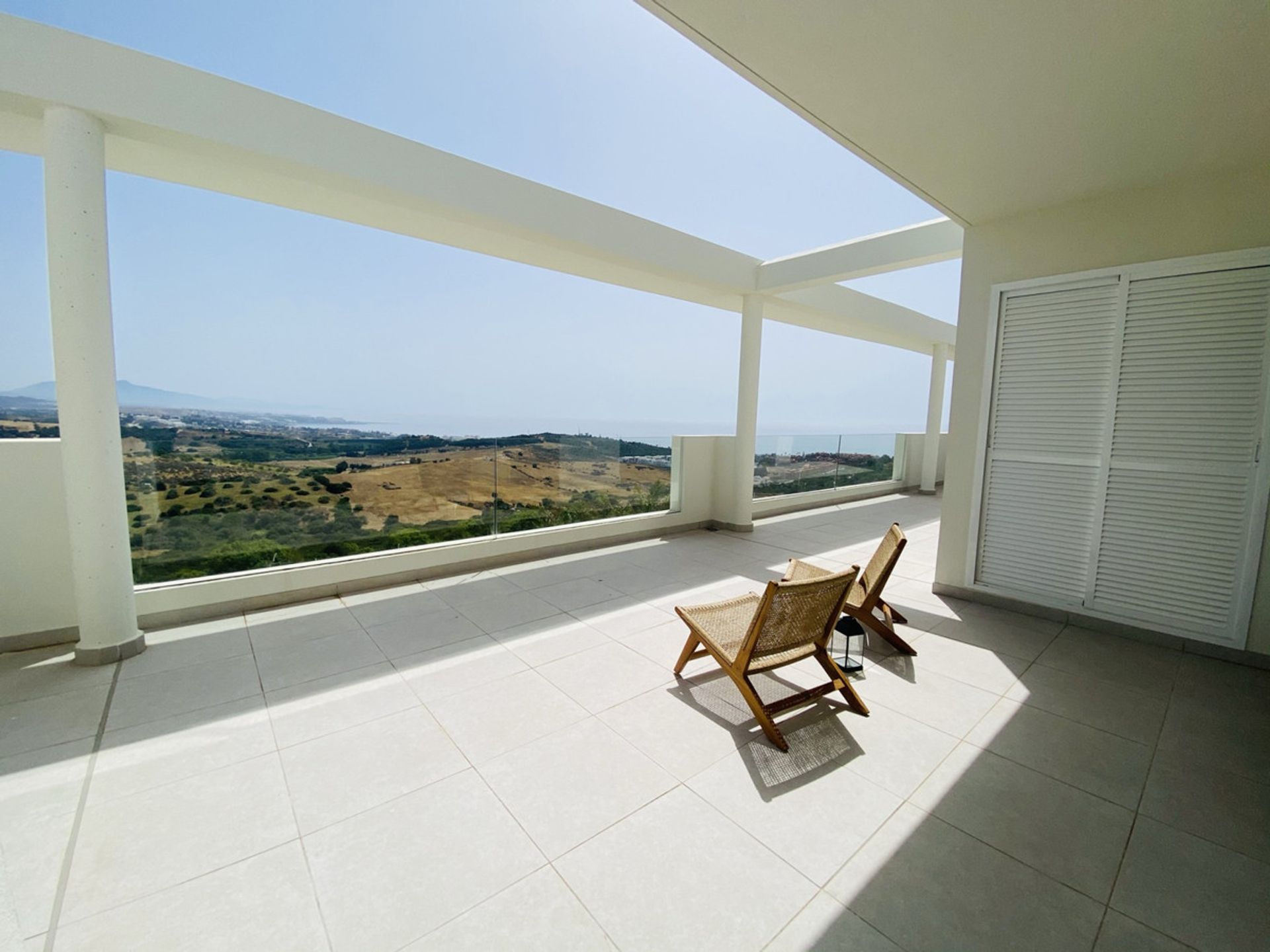 Condominium in Casares, Andalusia 10209926