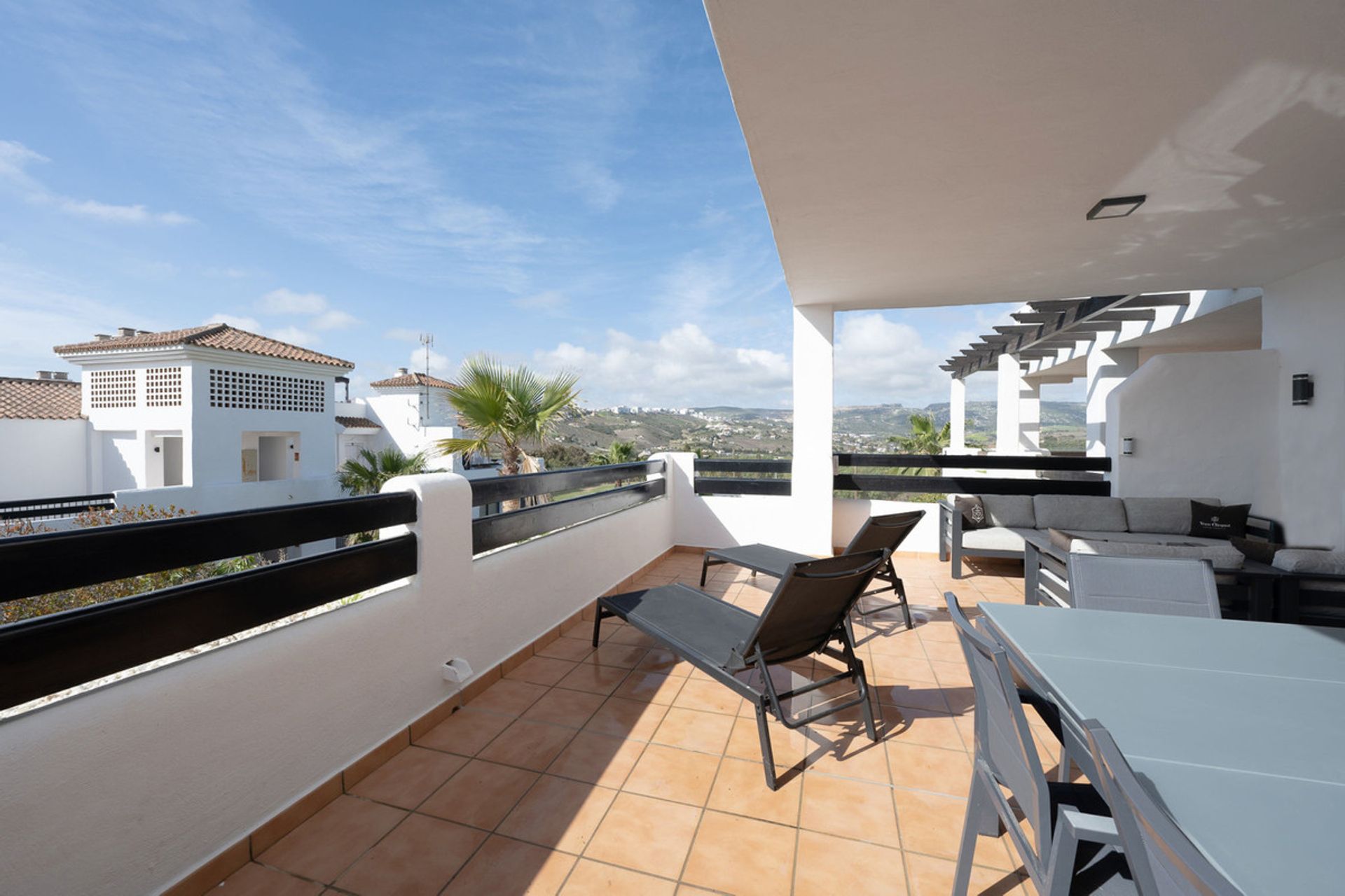 Condominium in Casares, Andalusia 10210062