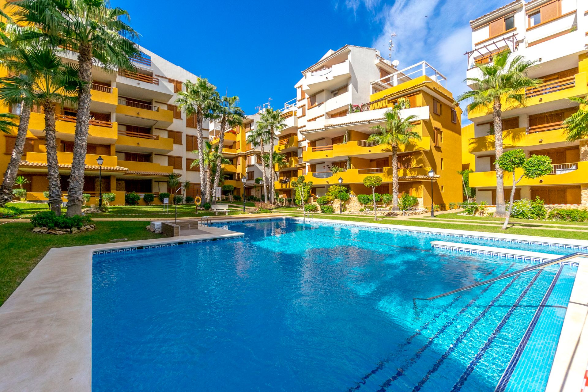 Condominium in Torrevieja, Valencia 10210889