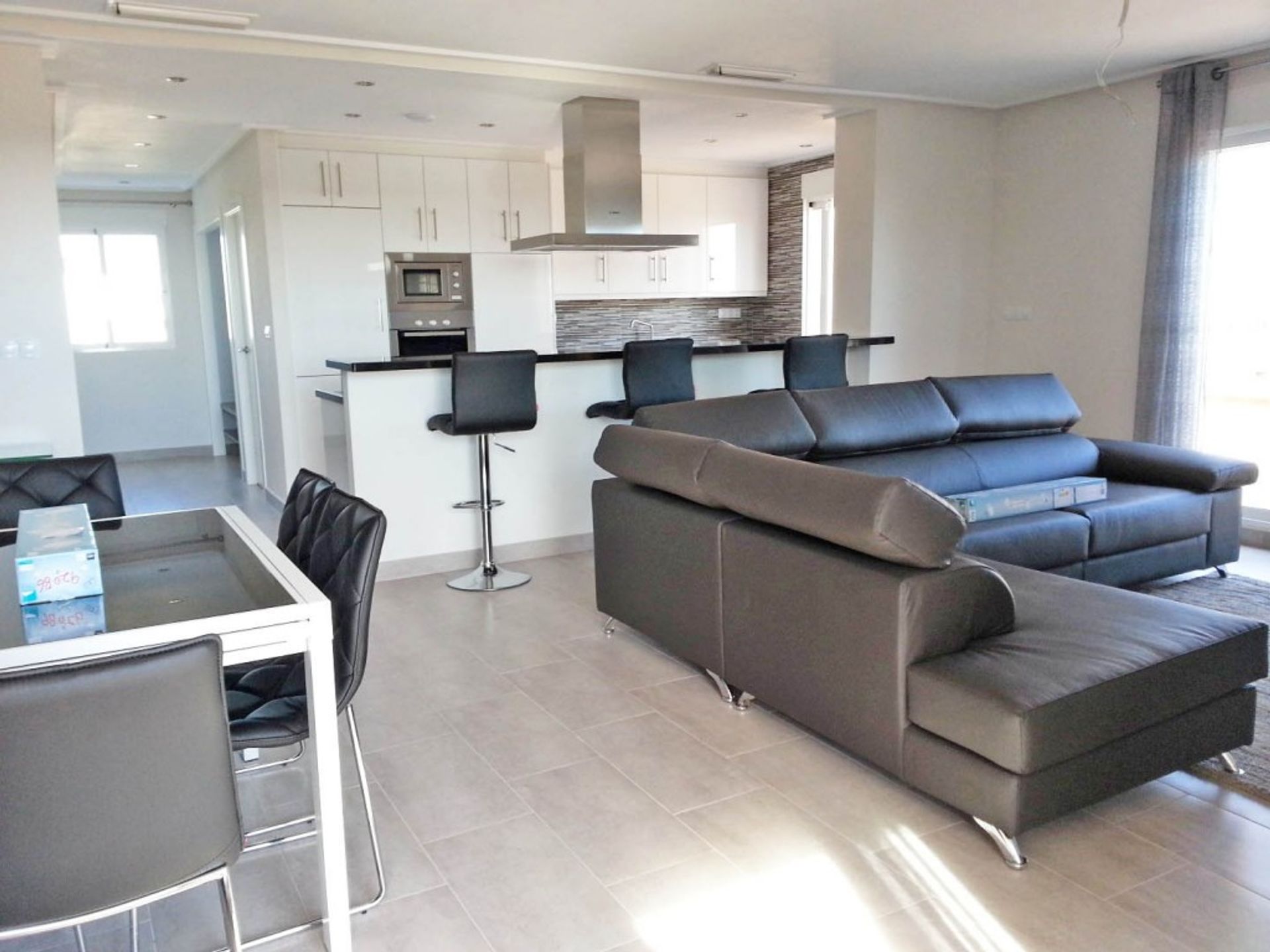 Condominium in Alicante, Valencia 10211424