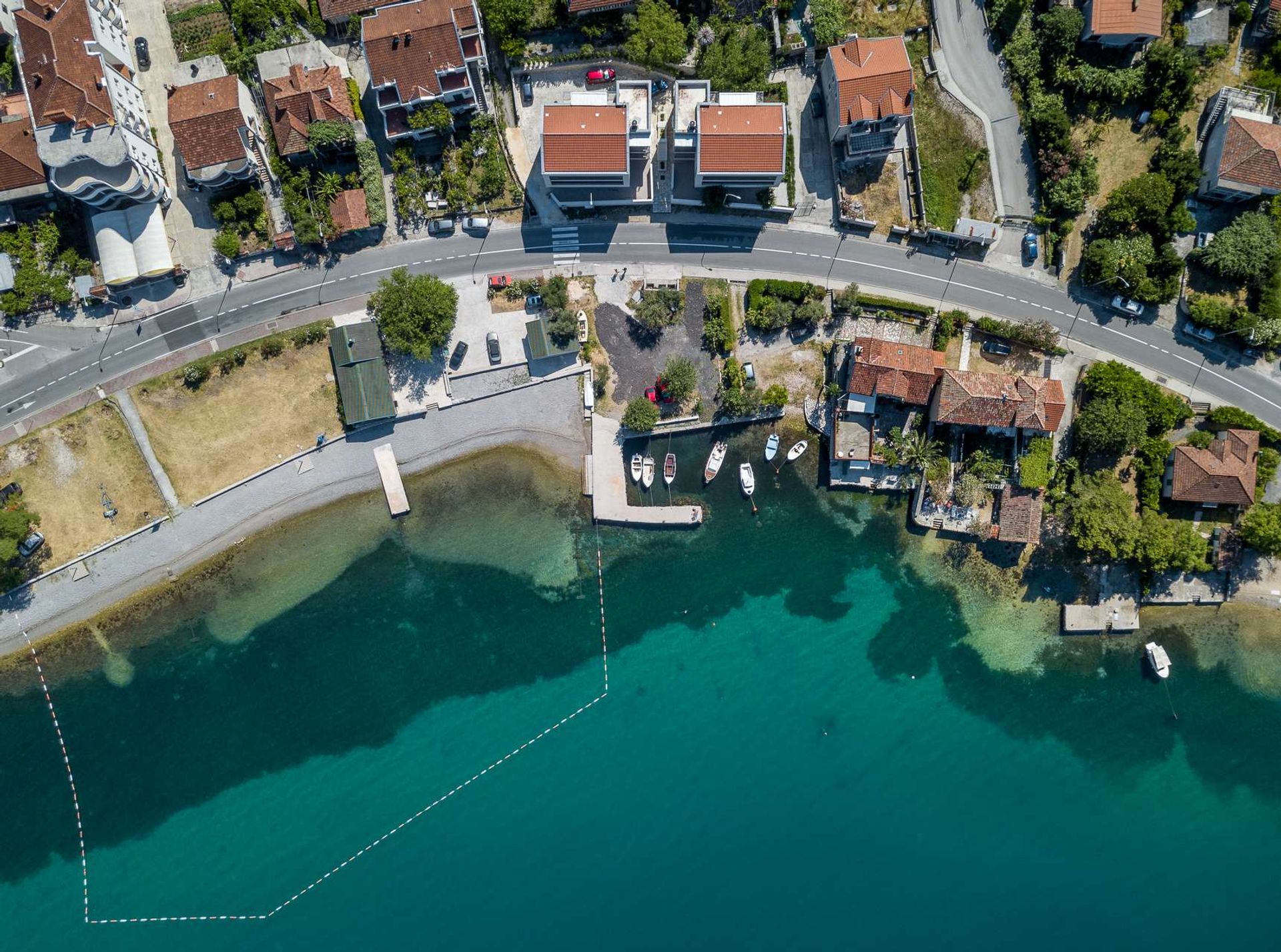 Condominium in Kotor, Kotor Municipality 10211572