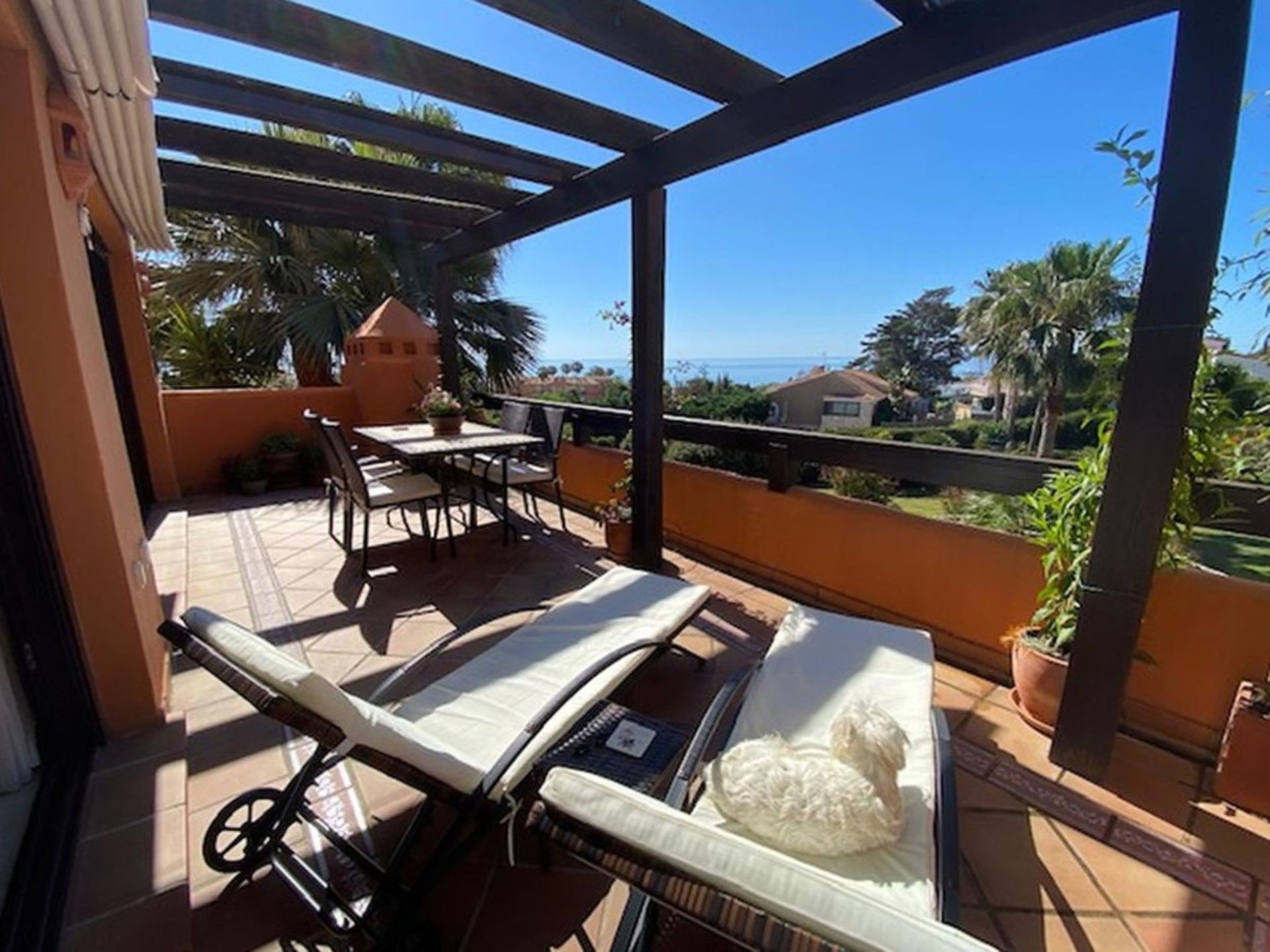 Condominium dans Estepona, Andalousie 10211877