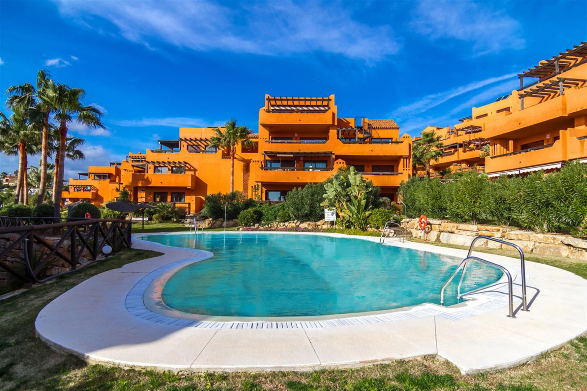 Condominium dans Estepona, Andalousie 10211877