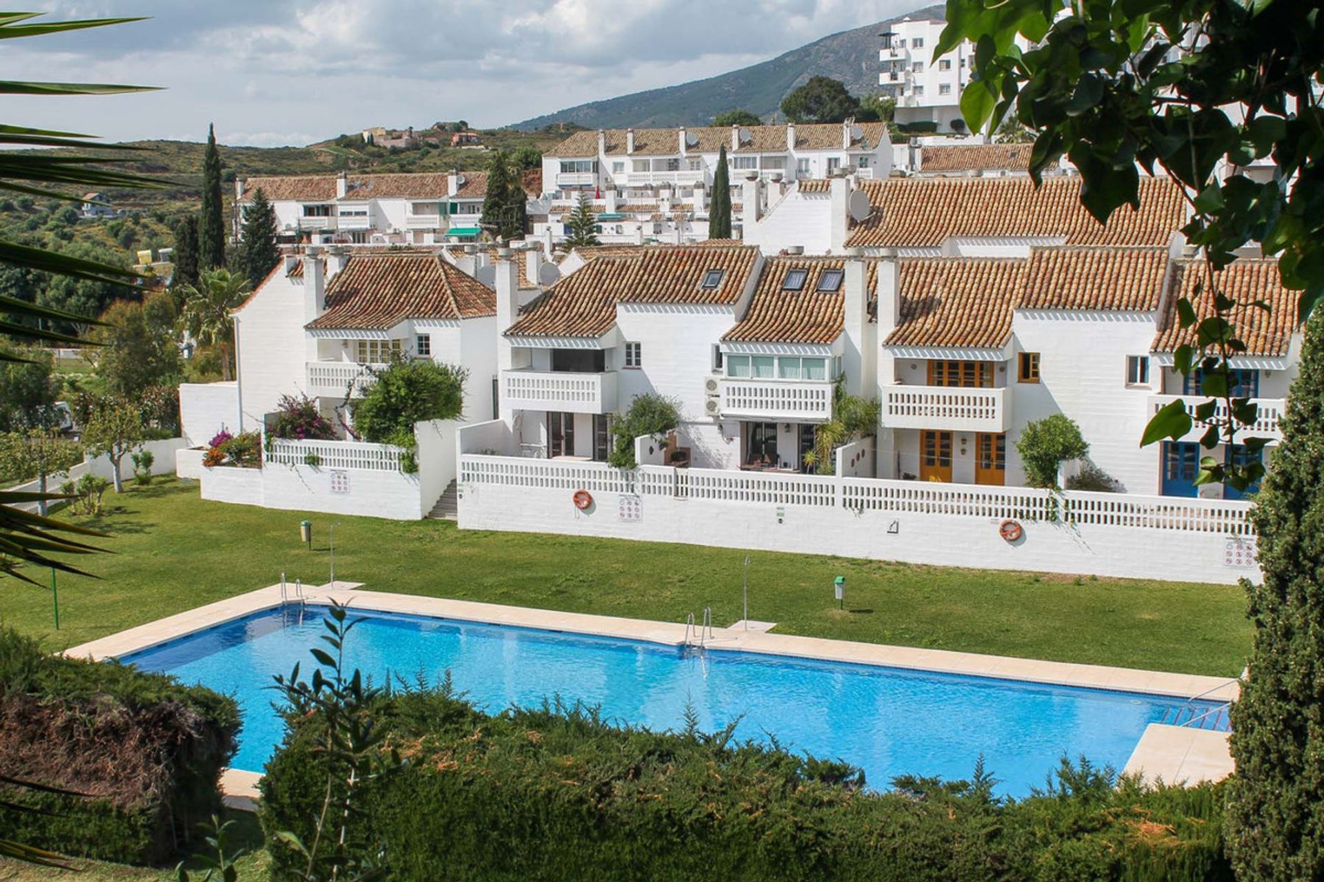 Talo sisään Las Lagunas de Mijas, Andalucía 10212229