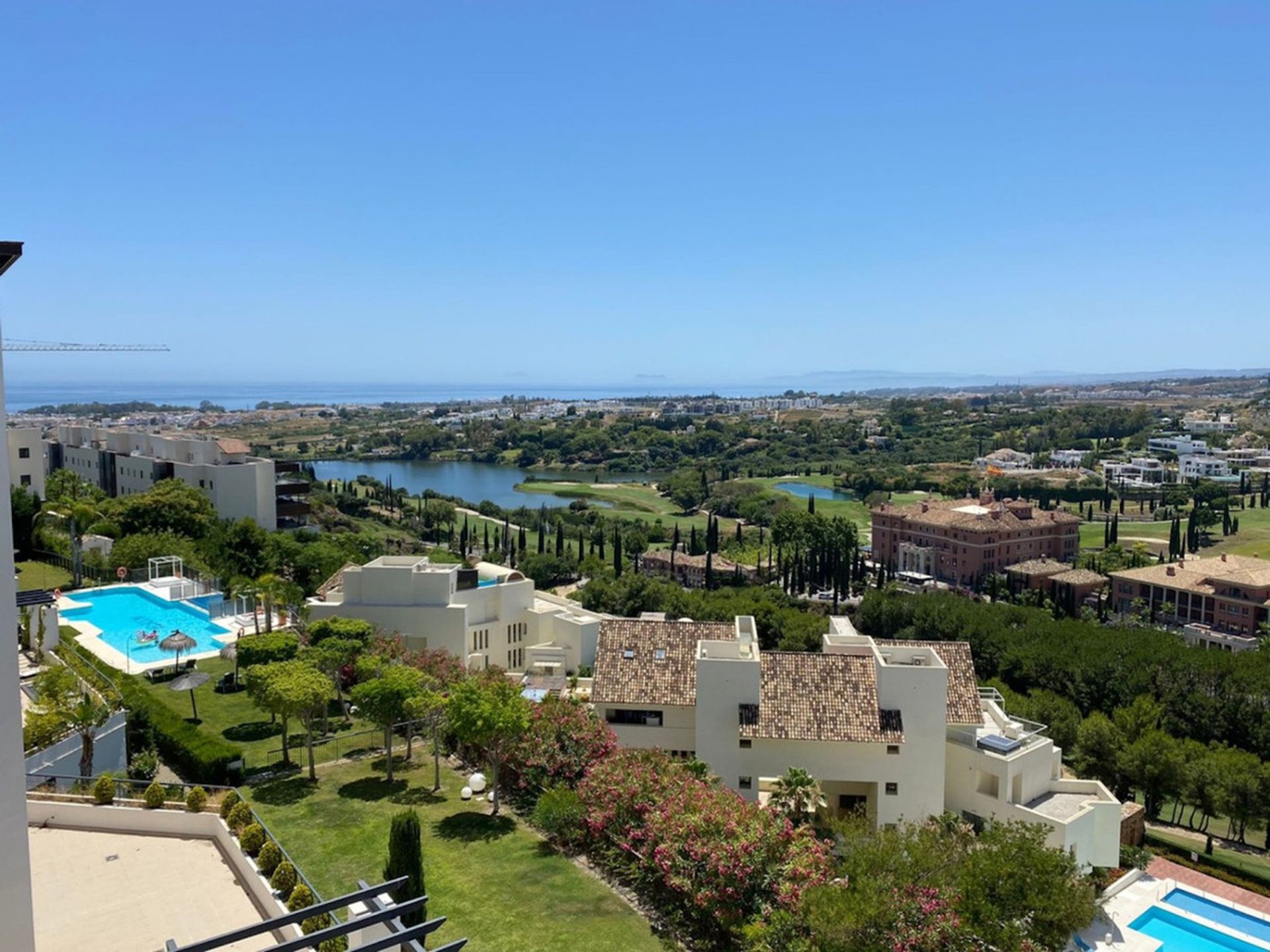 Condominium in Marbella, Andalucía 10212245