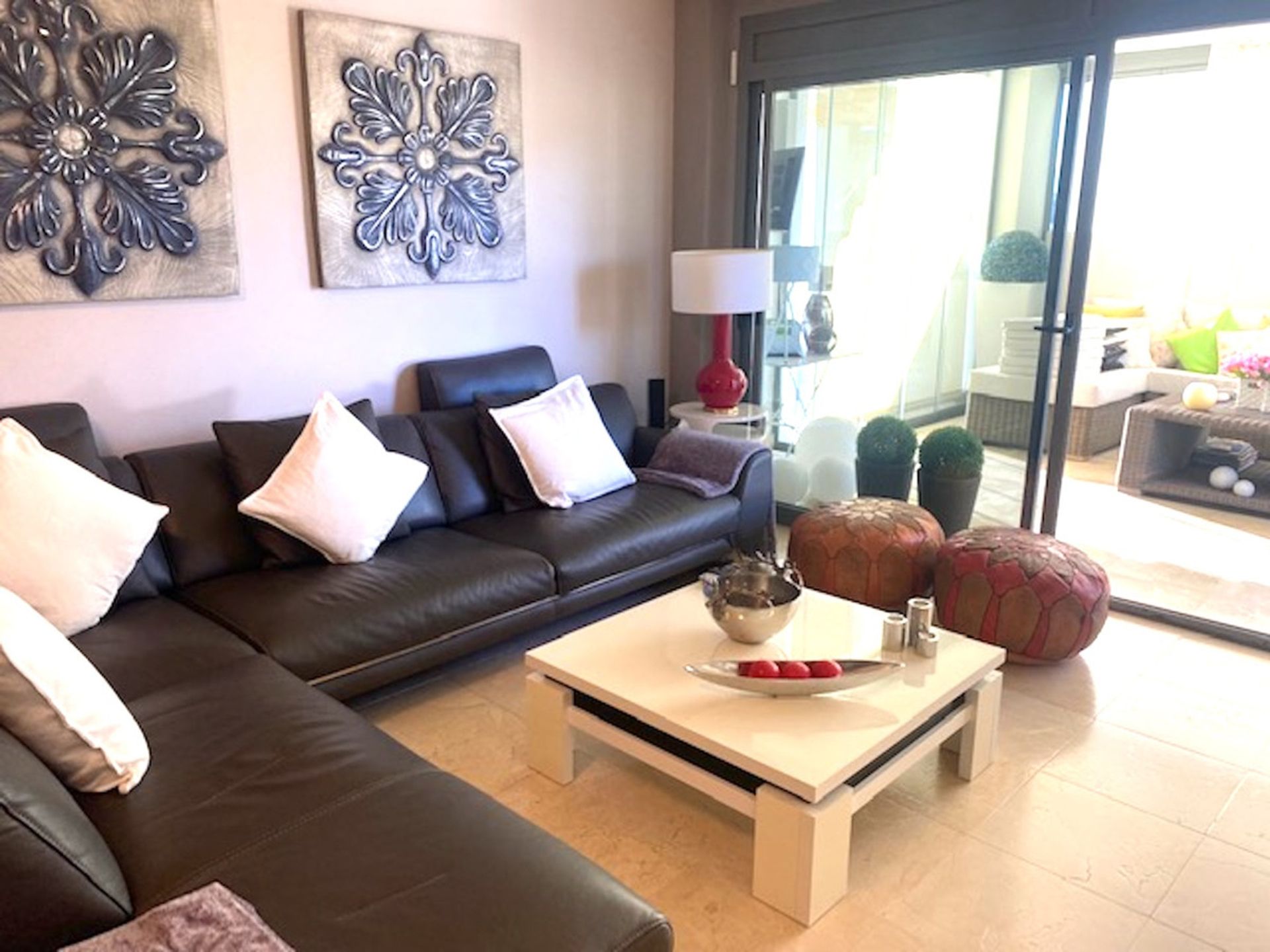 Condominium in Marbella, Andalucía 10212245