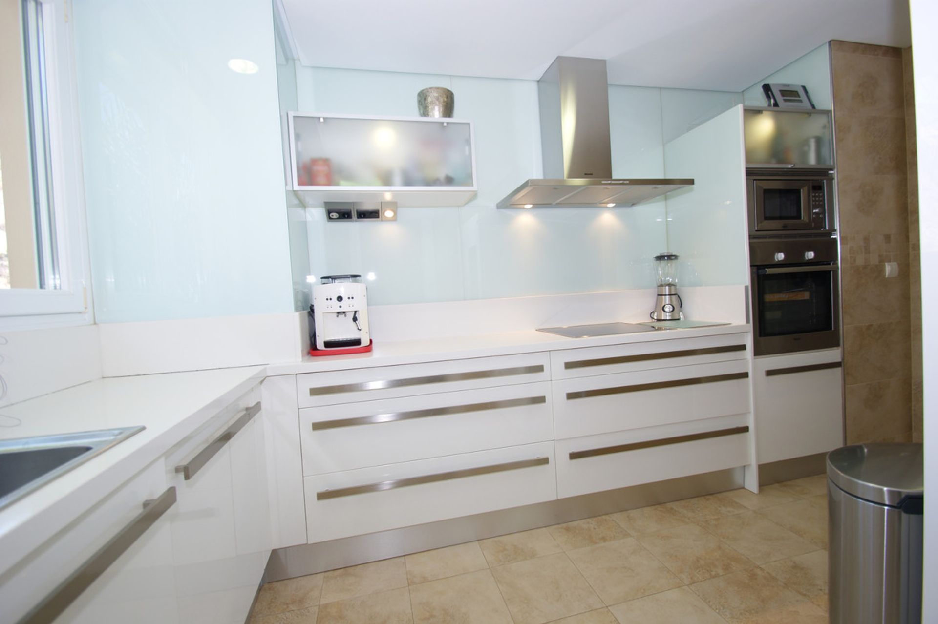 Condominium in Marbella, Andalucía 10212263