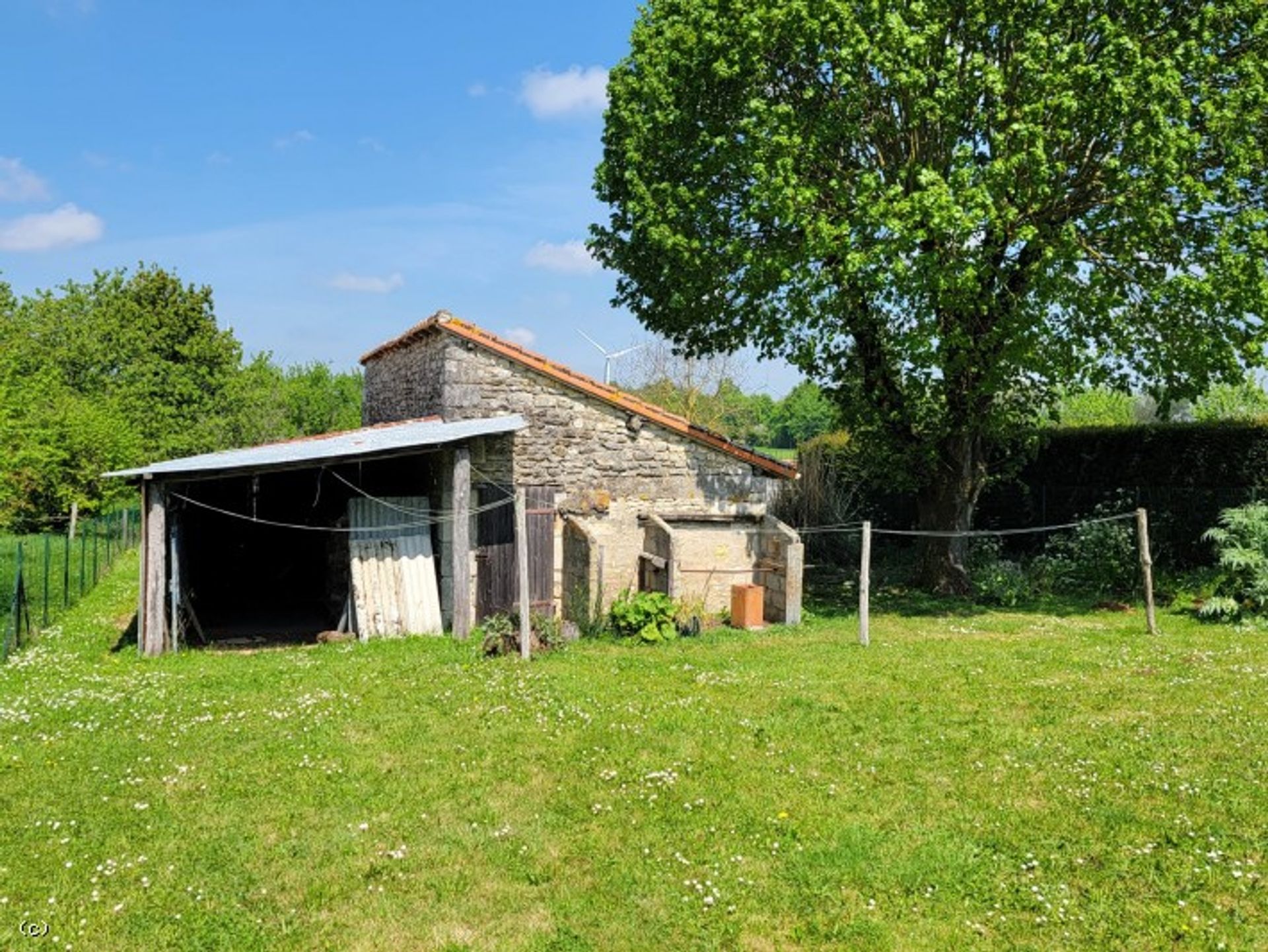 rumah dalam Lizant, Nouvelle-Aquitaine 10212453