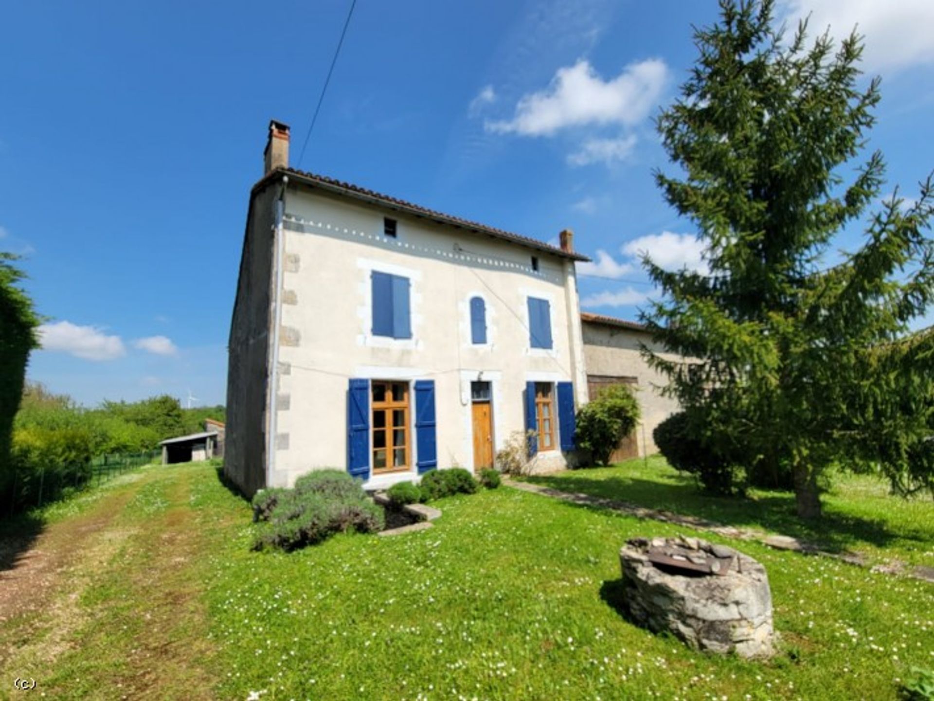 rumah dalam Lizant, Nouvelle-Aquitaine 10212453