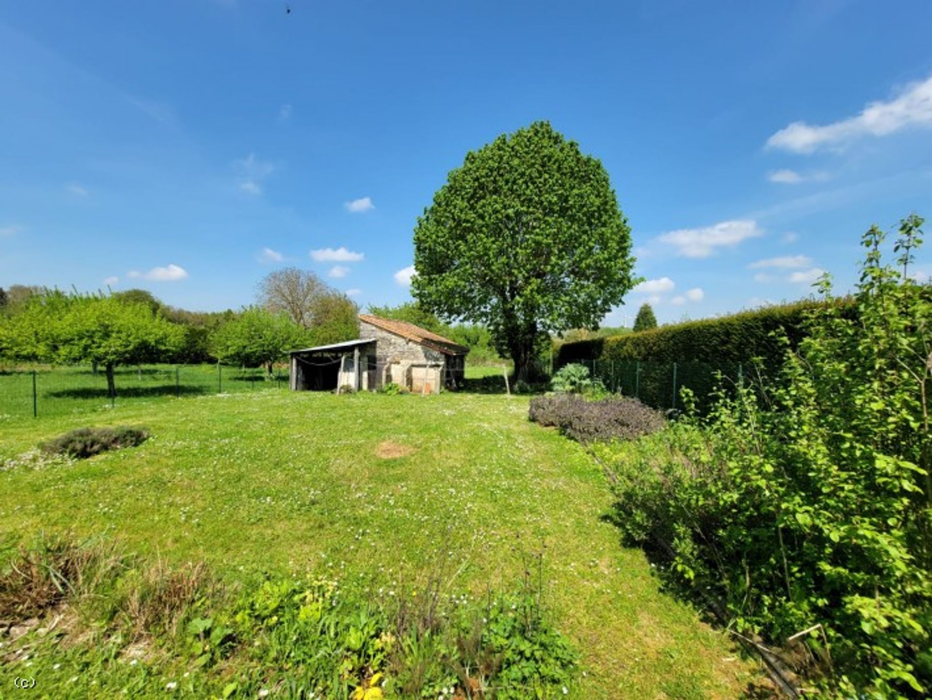 rumah dalam Lizant, Nouvelle-Aquitaine 10212453