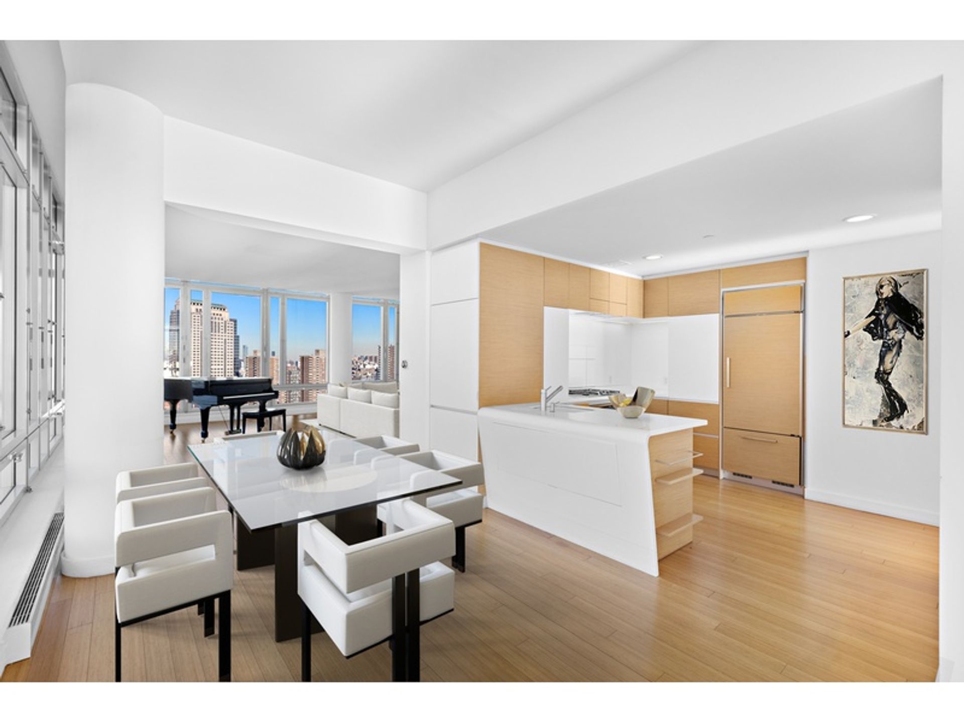 Condominium in New York, New York 10212686