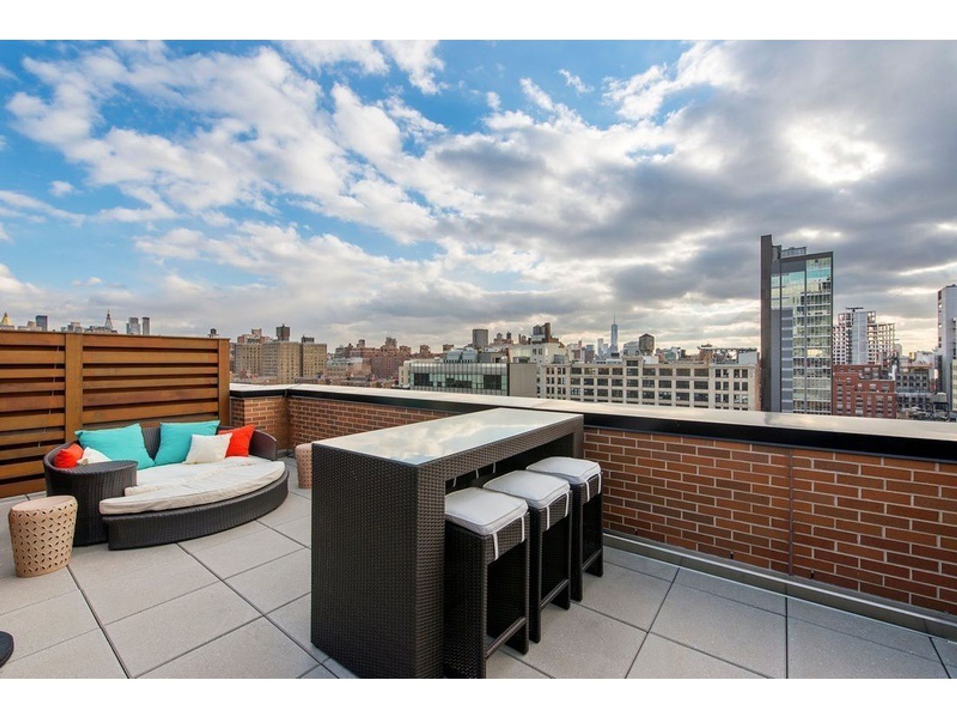 Condominium in New York, New York 10213596