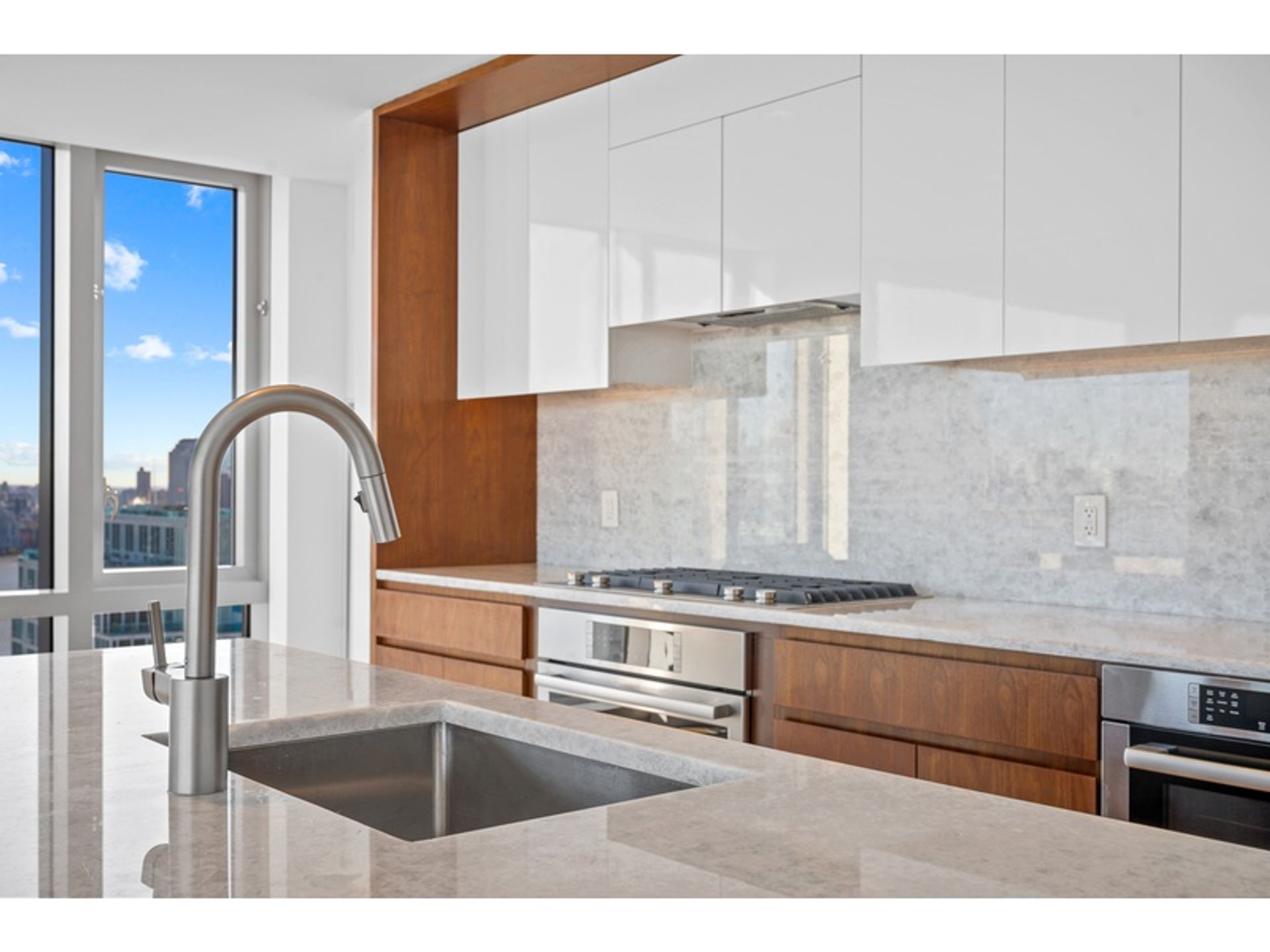 Condominium in Jersey City, New Jersey 10213684