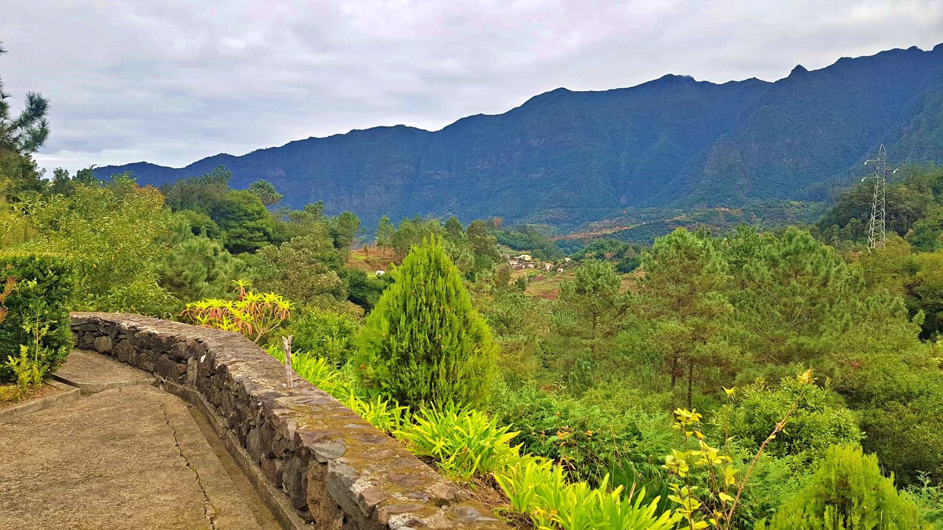 casa no Senhora do Rosário, Caminho da Achada do Loural 10214241