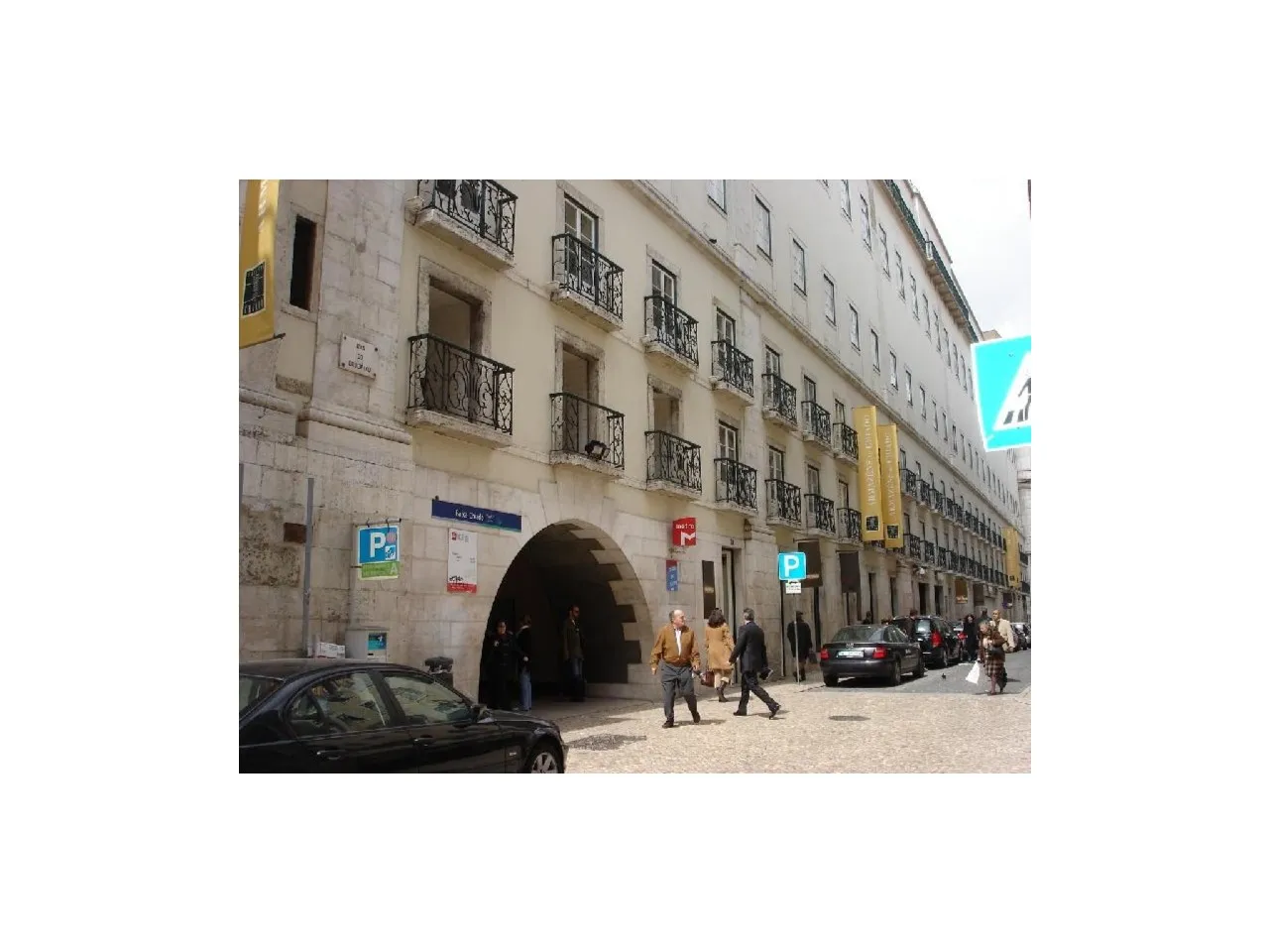 Retail in Lisbon, Lisboa 10215896