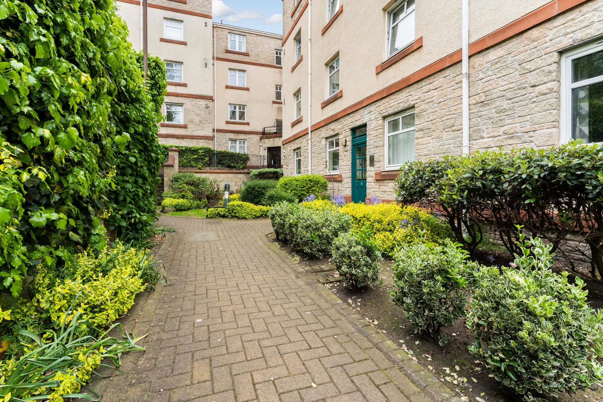 Condominium in Slateford, Edinburgh, City of 10216058