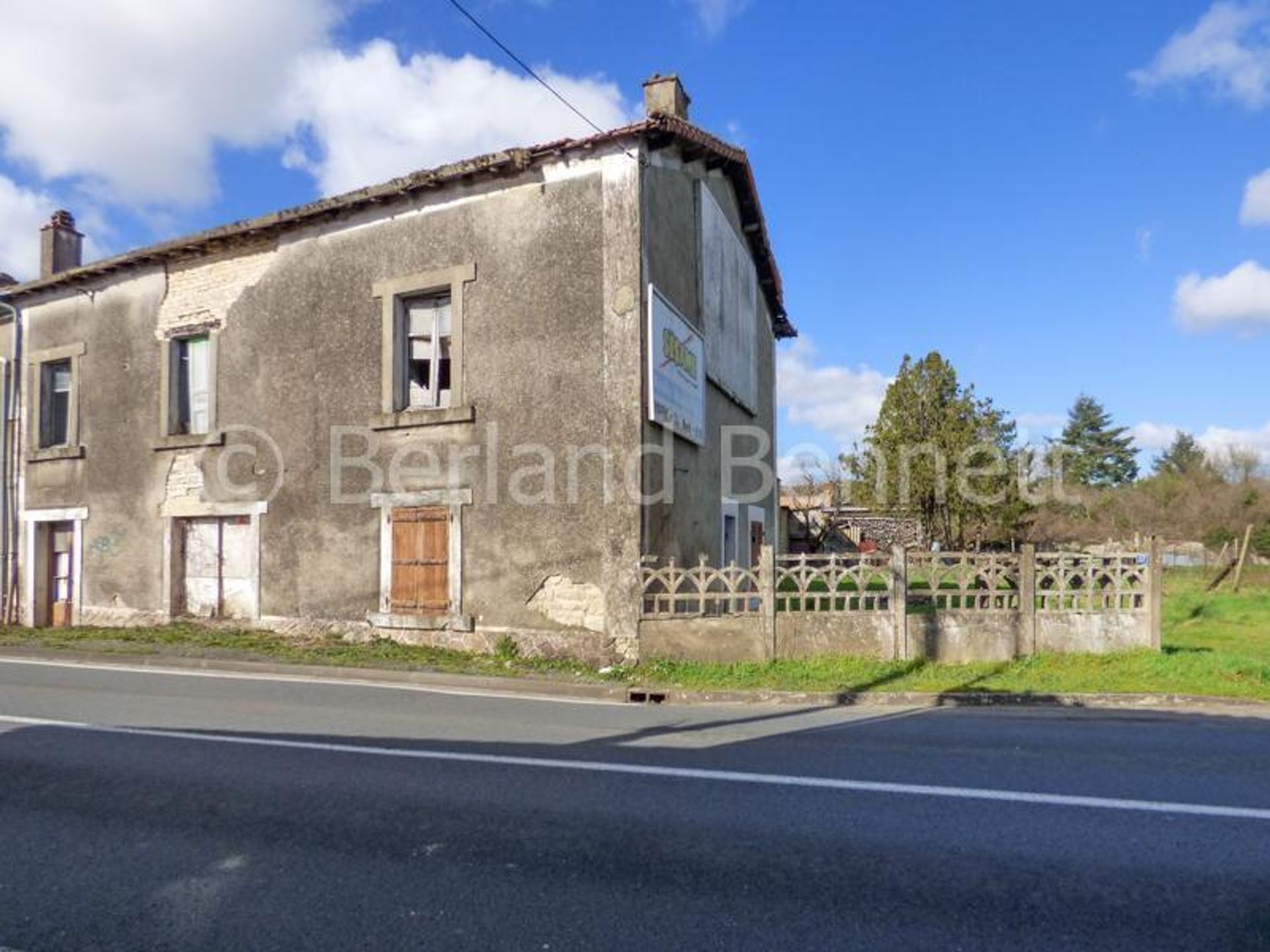 loger dans Sauze-Vaussais, Nouvelle-Aquitaine 10216078