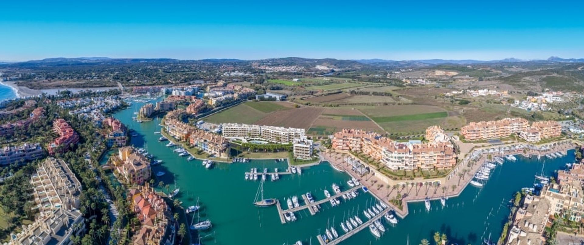 Condominium in San Roque, Andalucía 10217192