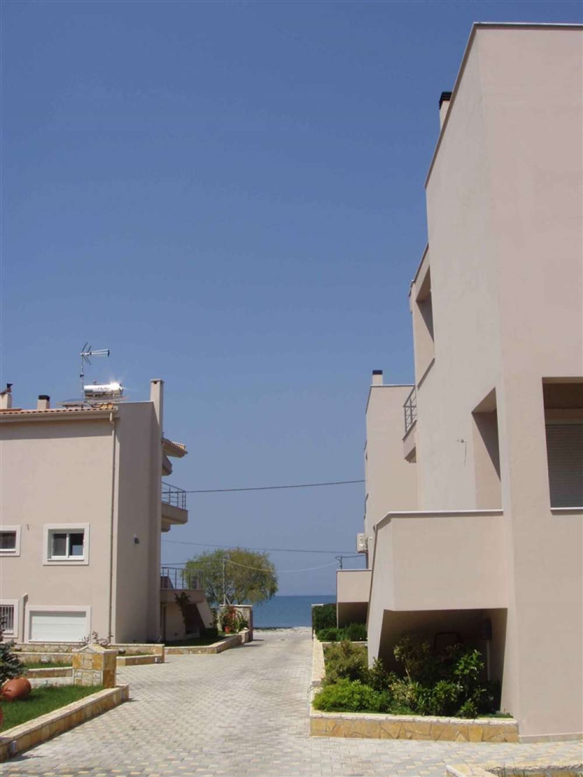 Condominium in Aigio, Dytiki Ellada 10217559