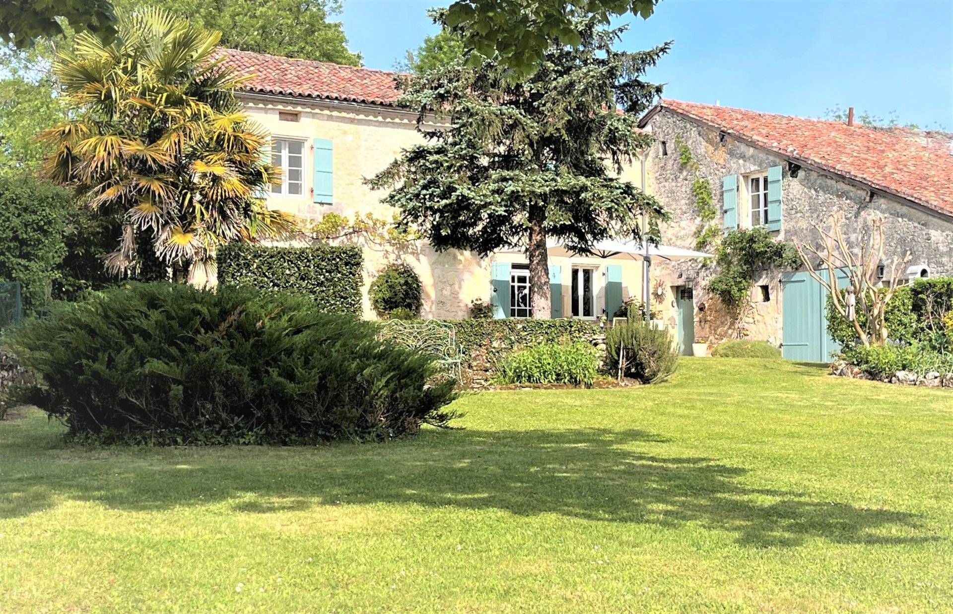 Huis in La Rochebeaucourt, Nouvelle-Aquitaine 10218002