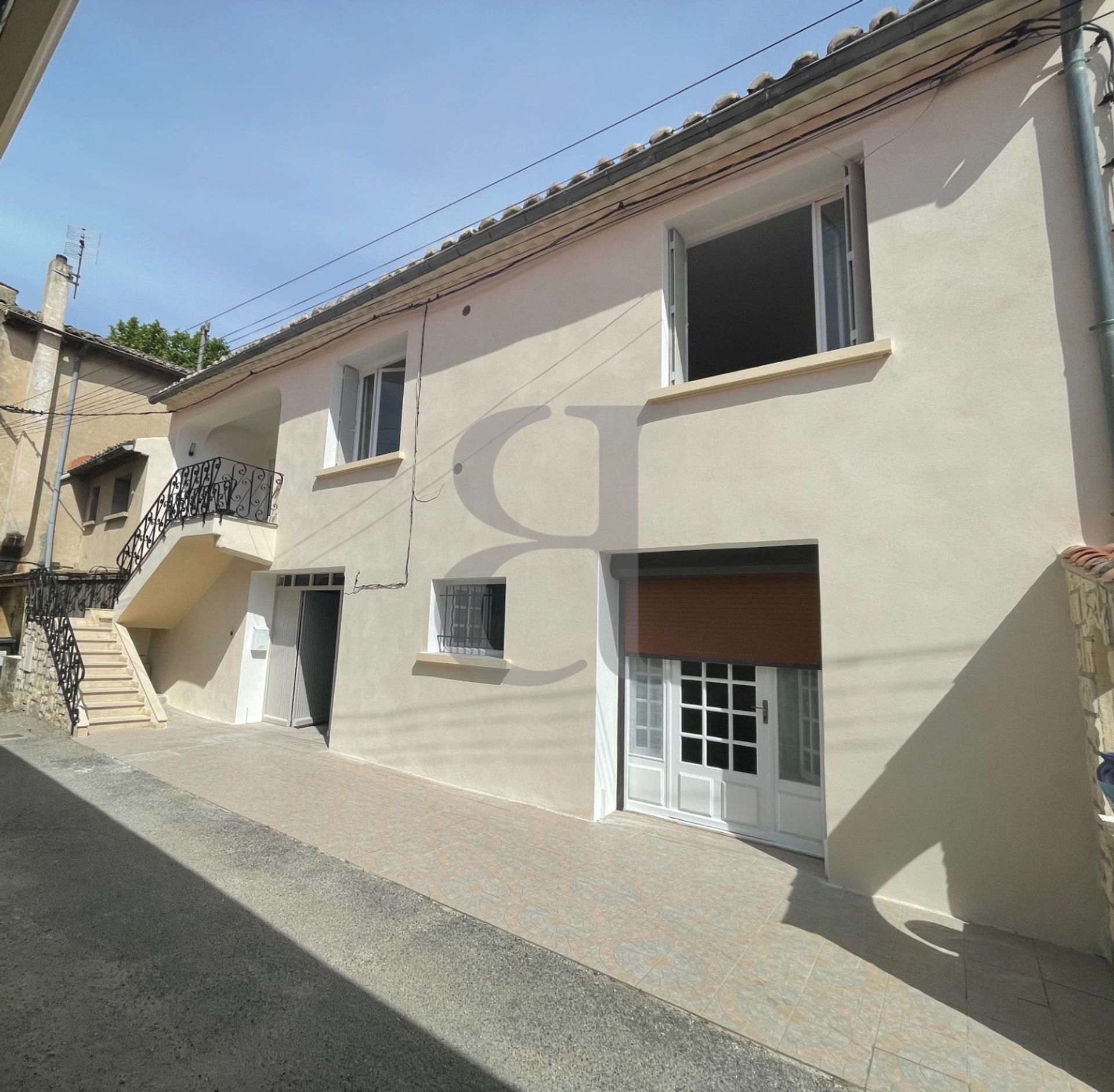 Hus i Sainte-Cecile-les-Vignes, Provence-Alpes-Cote d'Azur 10218174