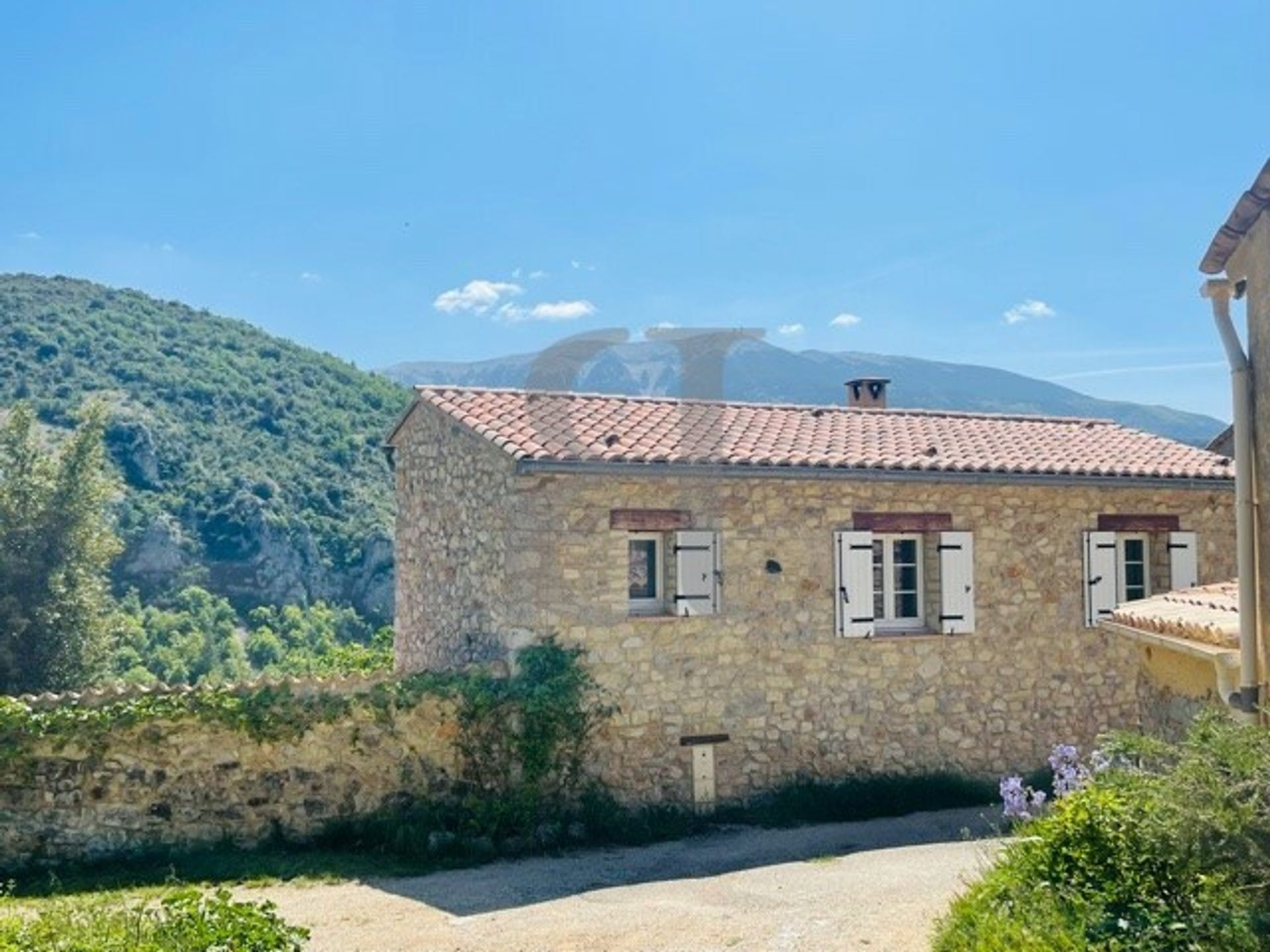 σπίτι σε Buis-les-Baronnies, Ωβέρνη-Ροδανός-Άλπεις 10218183