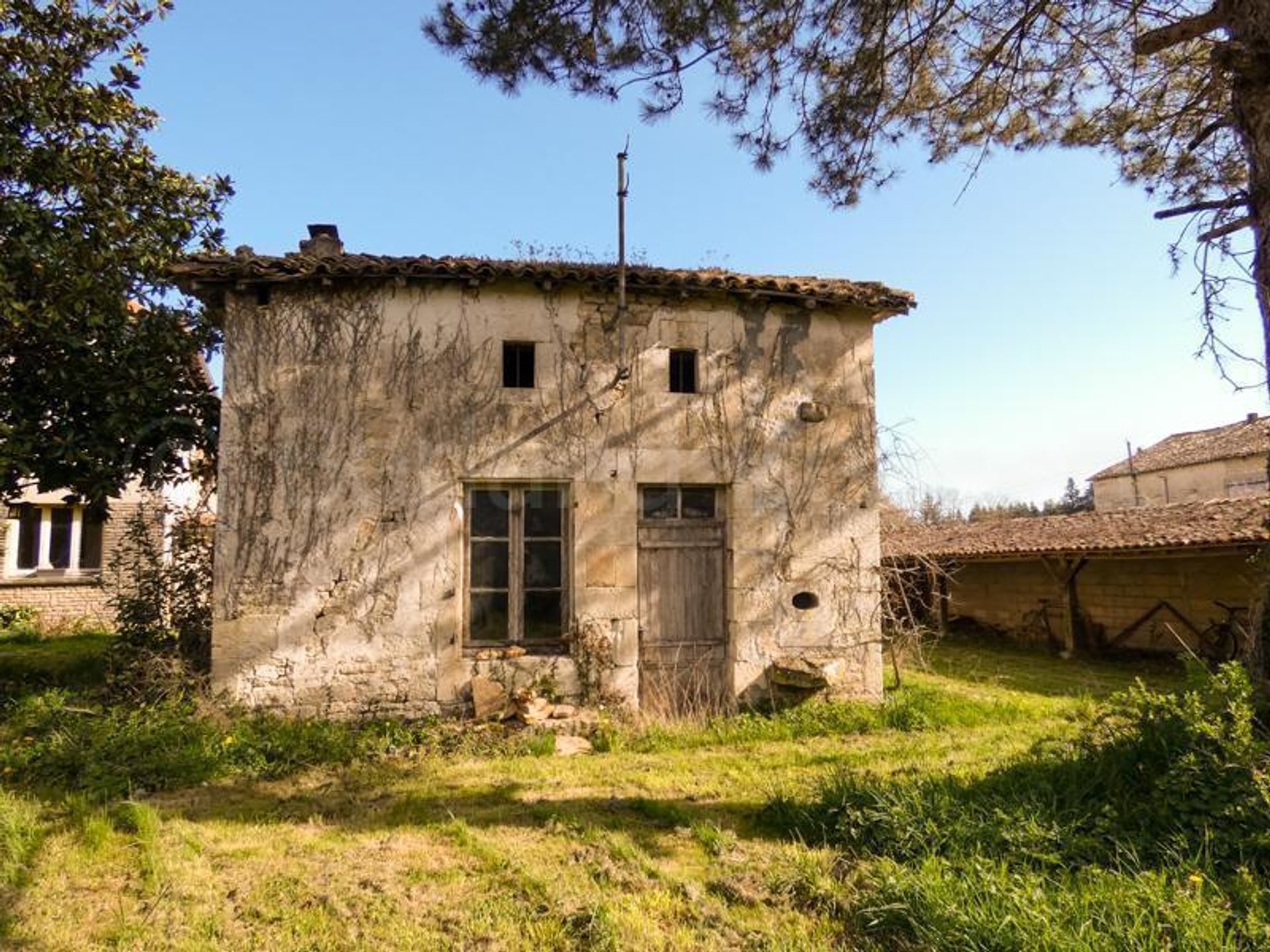 Annen i Sauzé-Vaussais, Nouvelle-Aquitaine 10218416