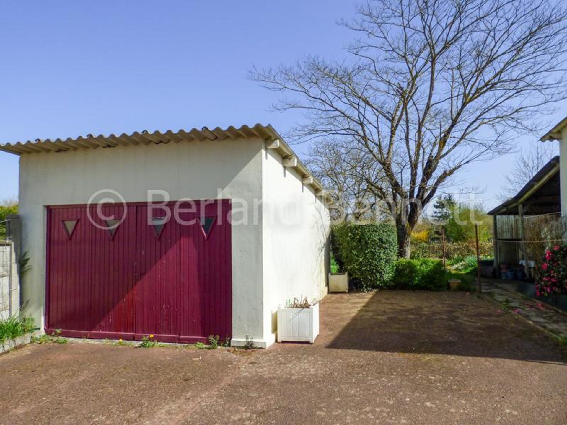 House in Sauzé-Vaussais, Nouvelle-Aquitaine 10218423