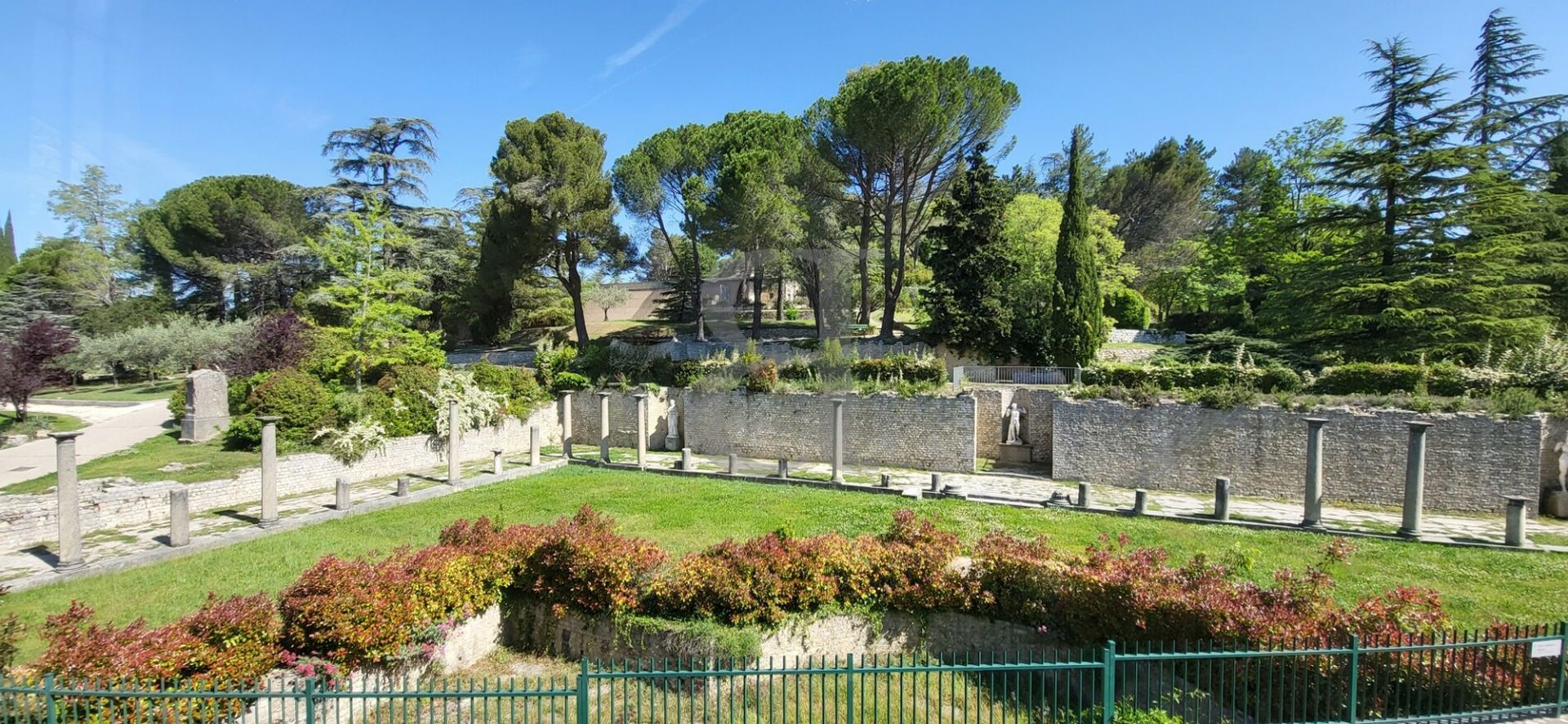 Будинок в Vaison-la-Romaine, Provence-Alpes-Côte d'Azur 10218470