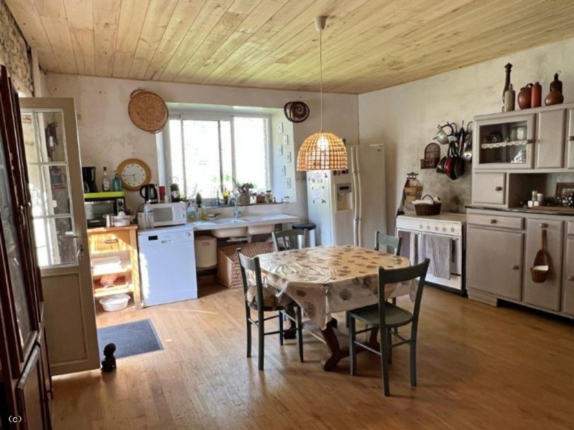 Casa nel Ruffec, Nouvelle-Aquitaine 10218554