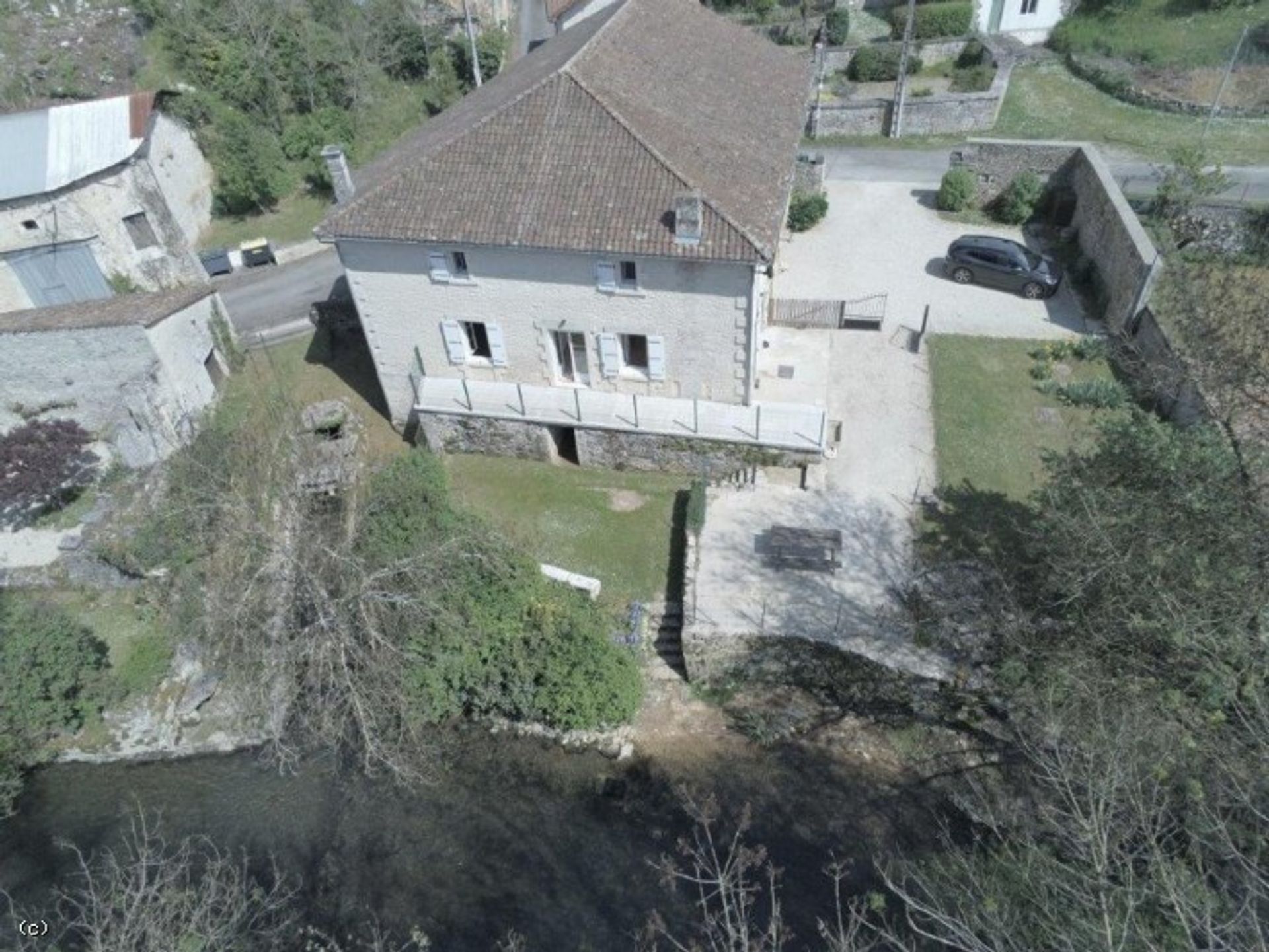 Hus i Civray, Nouvelle-Aquitaine 10218567